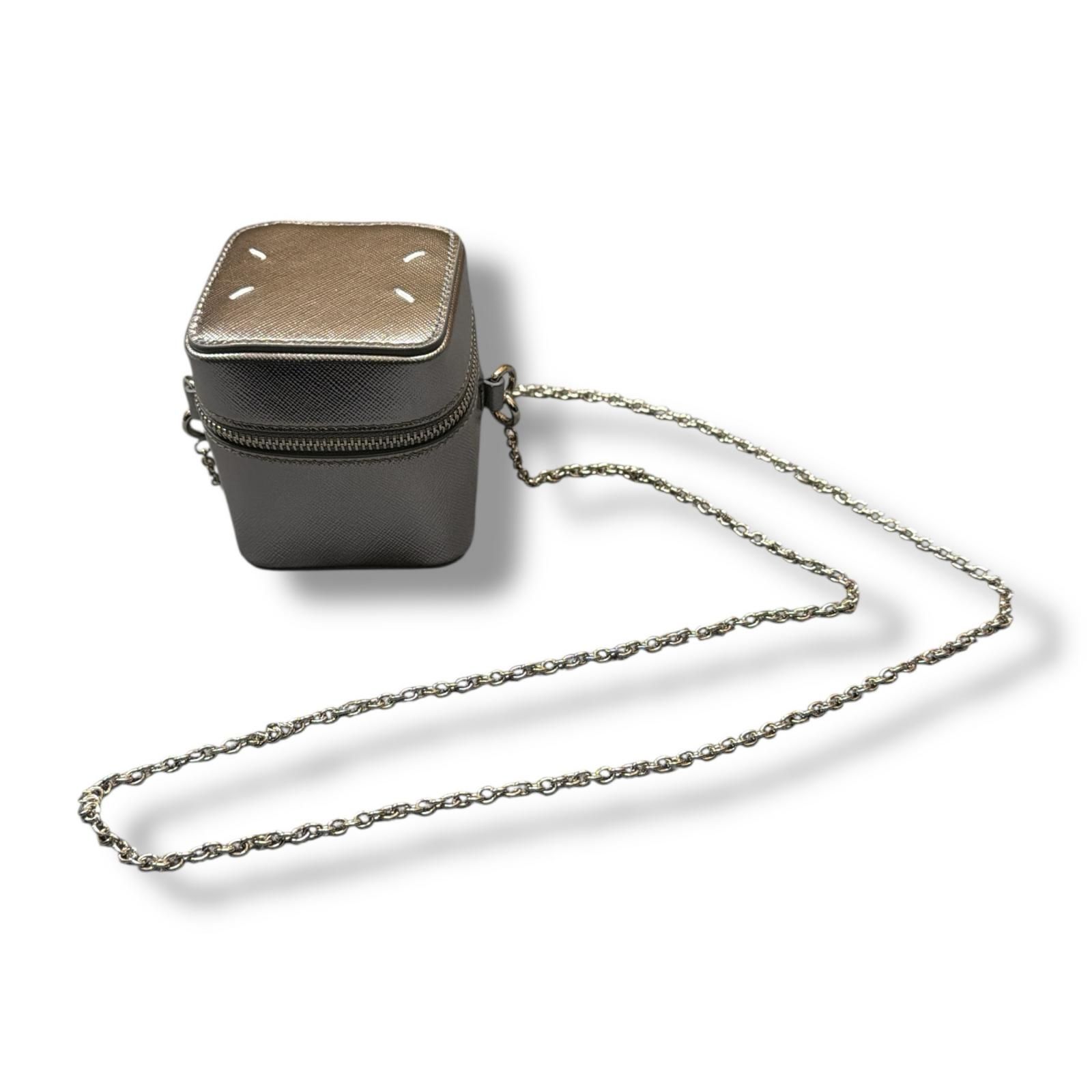 参考上代94 600円 Maison Margiela MICRO CUBE BAG マイクロキューバッグ ショルダーバッグ メゾンマルジェラ シルバー F 4071 M