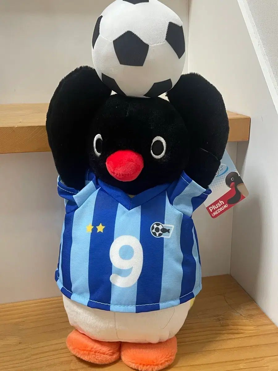 【正規品，100%新品】 (新品)ピング イン ザ シティ ピング サッカー選手 中型 27cm その他
