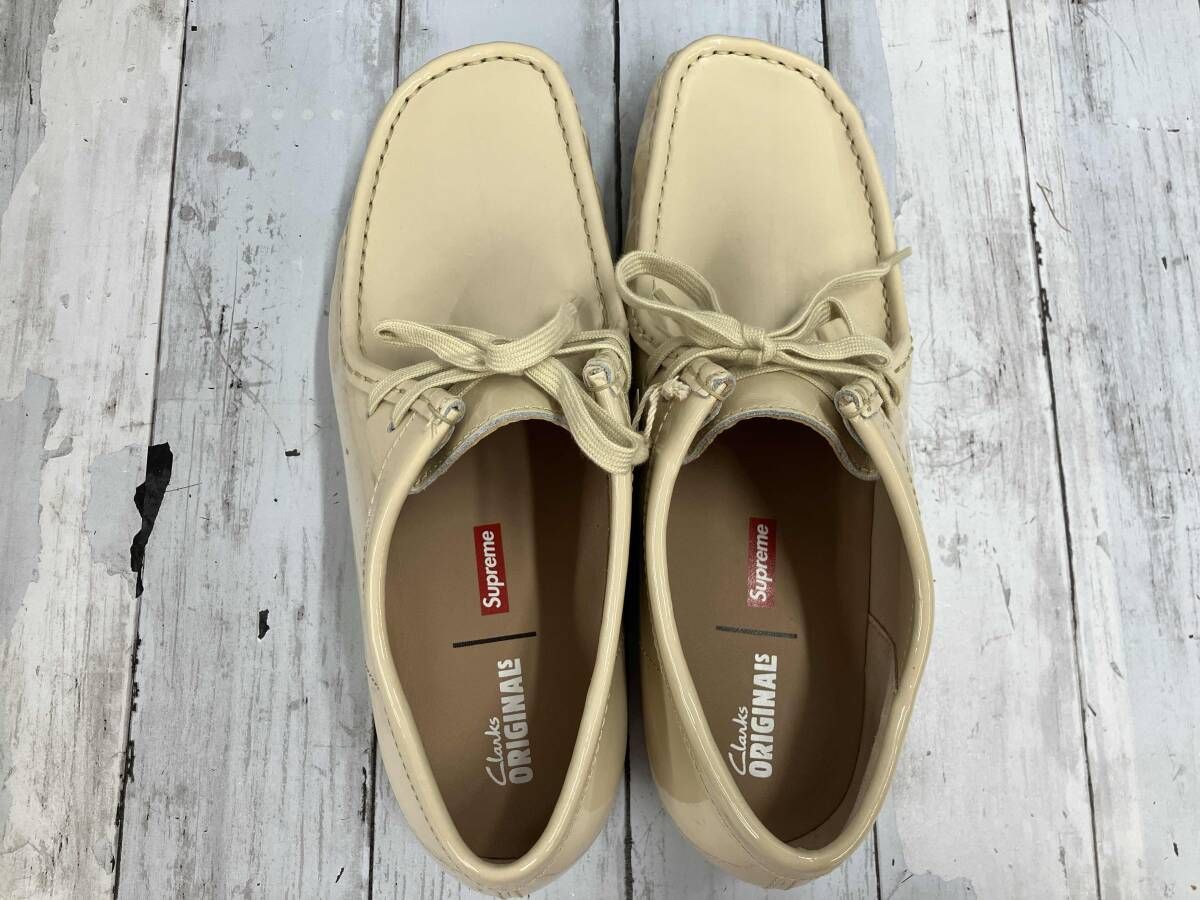  Supreme×Clarks シュプリーム×クラークス ワラビーブーツ Patent Leather Wallabee Beige SUP-CL-24 SS-BEI 29 cm ベージュ その他 ブーツ 革靴