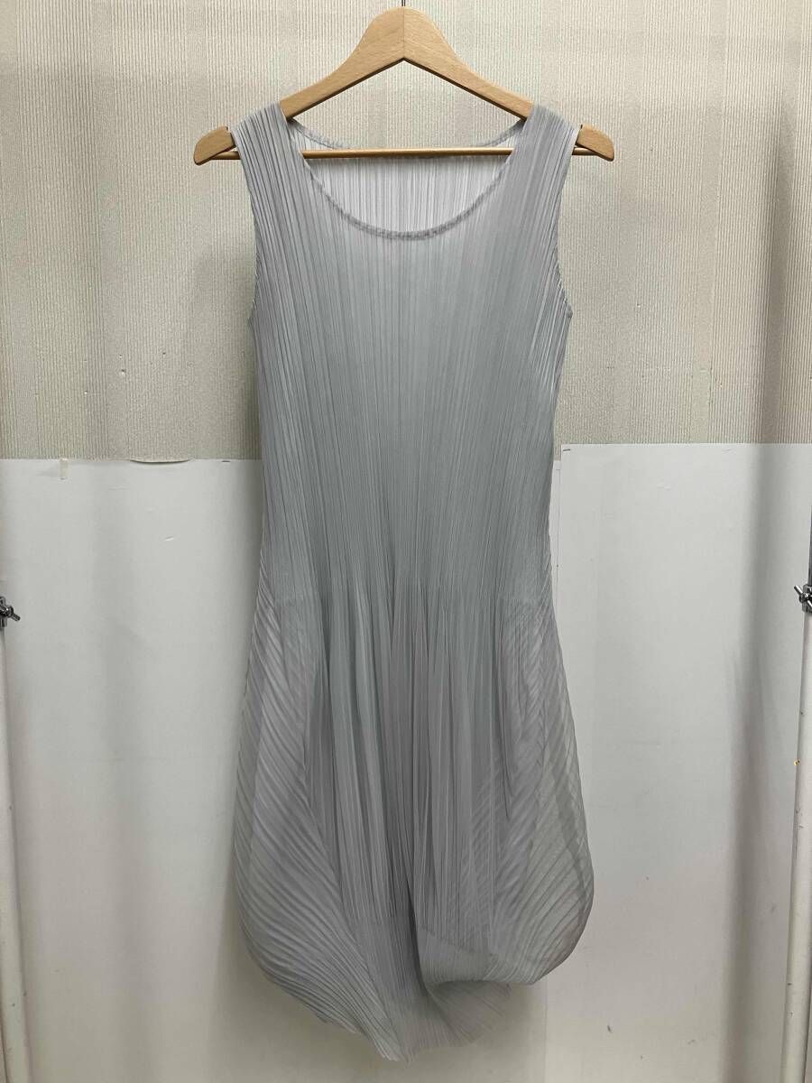 PLEATSPLEASE イッセイミヤケ　ノースリーブワンピース　サイズ2 PLEATS PLEASE ISSEY MIYAKE プリーツプリーズ イッセイミヤケ