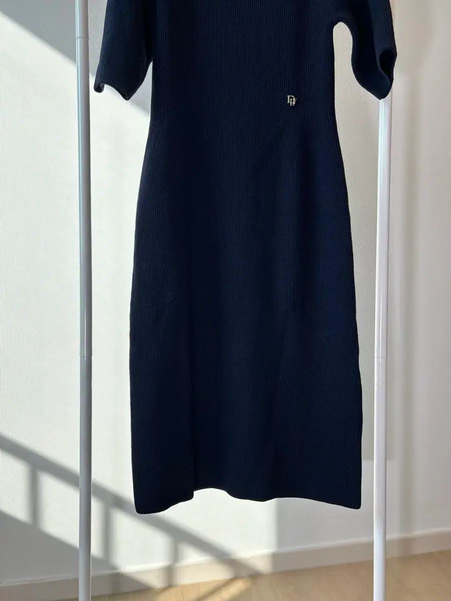  DEWL FW ハートシェイプド ネック ニット ONE PIECE ミディ長さ ネイビー 長袖 七分袖 ひざ丈ワンピース