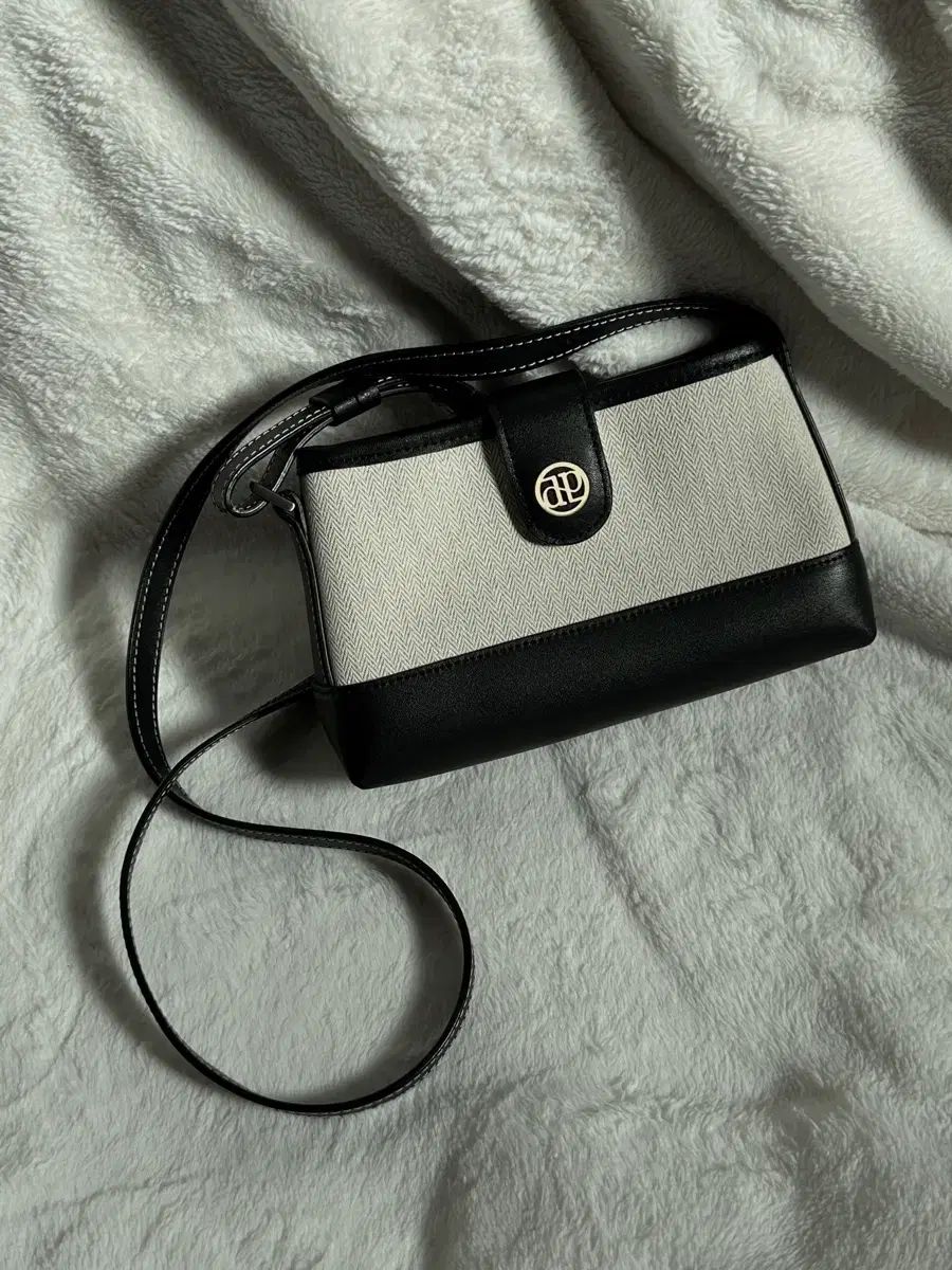 ディパウンド タウンバッグ ミニ クロス ヘリンボーン