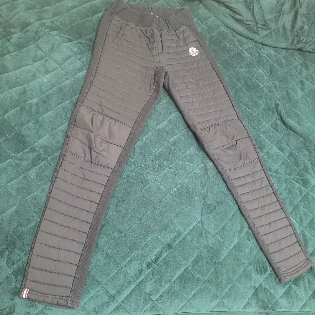 キッズモンクレール キルティングトラックパンツ ブラック