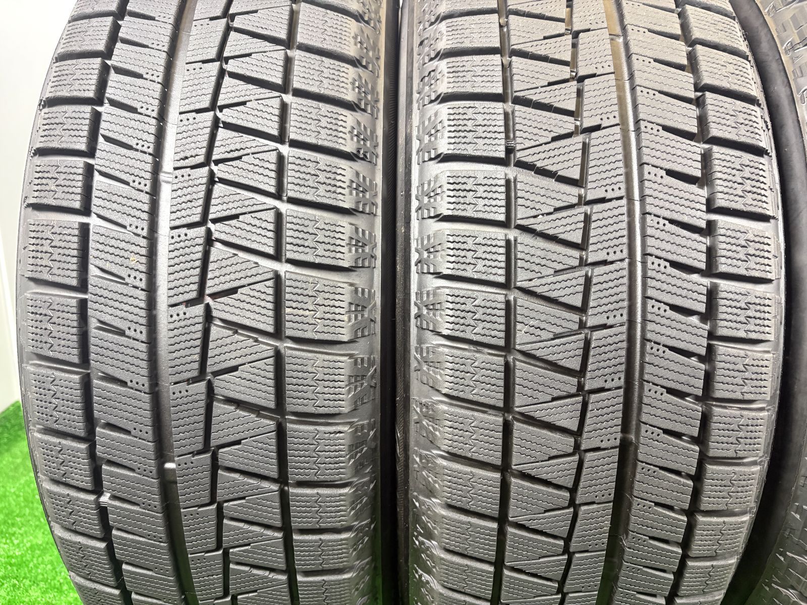 215 60 R 17 ブリヂストン 製 4本 冬 タイヤ スタッドレス TA 901