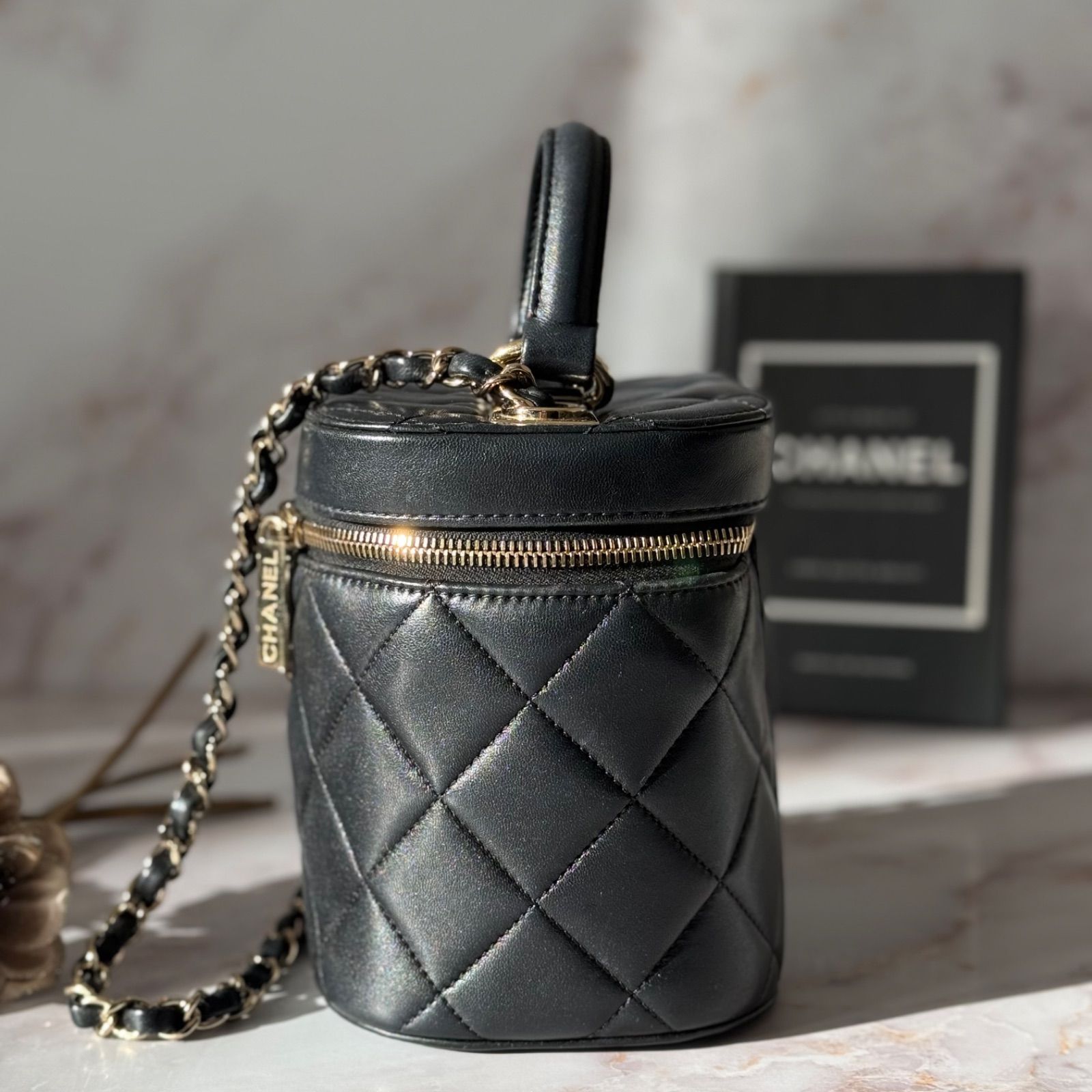 CHANEL チェーンショルダー