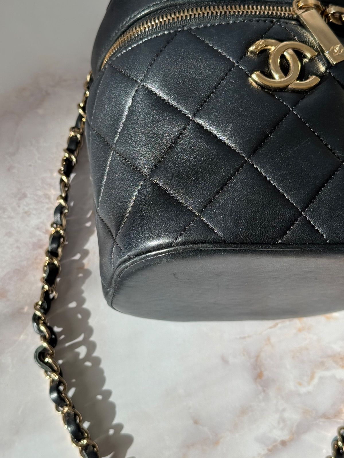 CHANEL チェーンショルダー