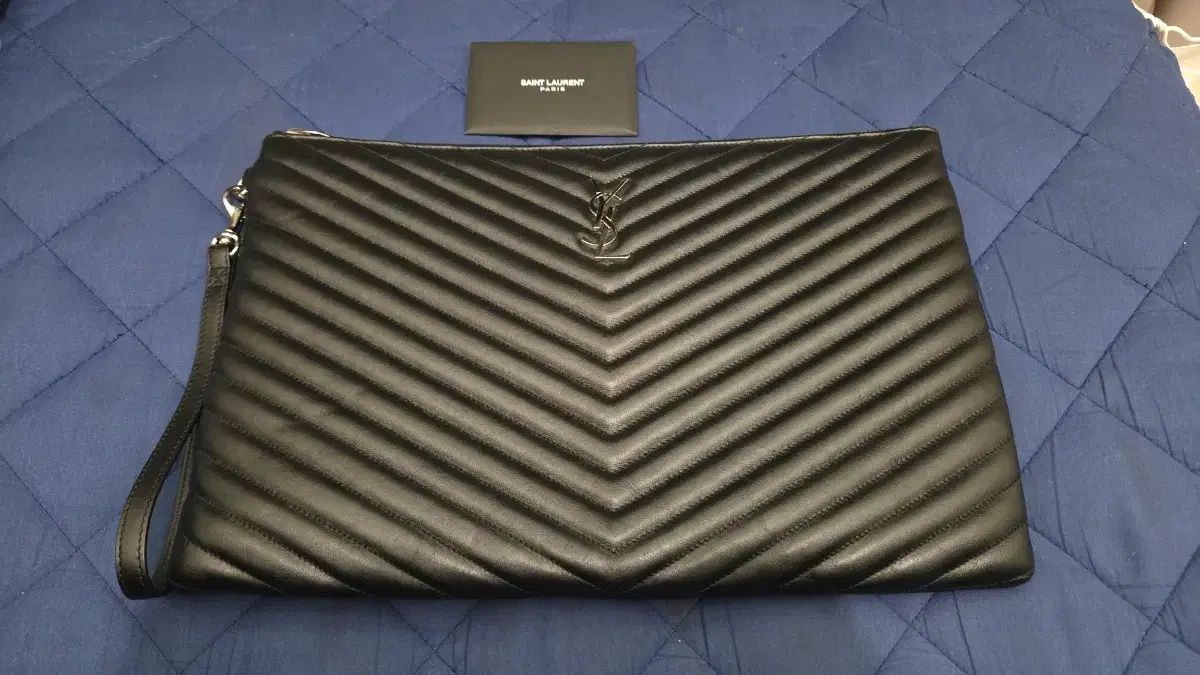 Saint Laurent サンローラン マトラッセ クラッチバッグ Lサイズ シルバー