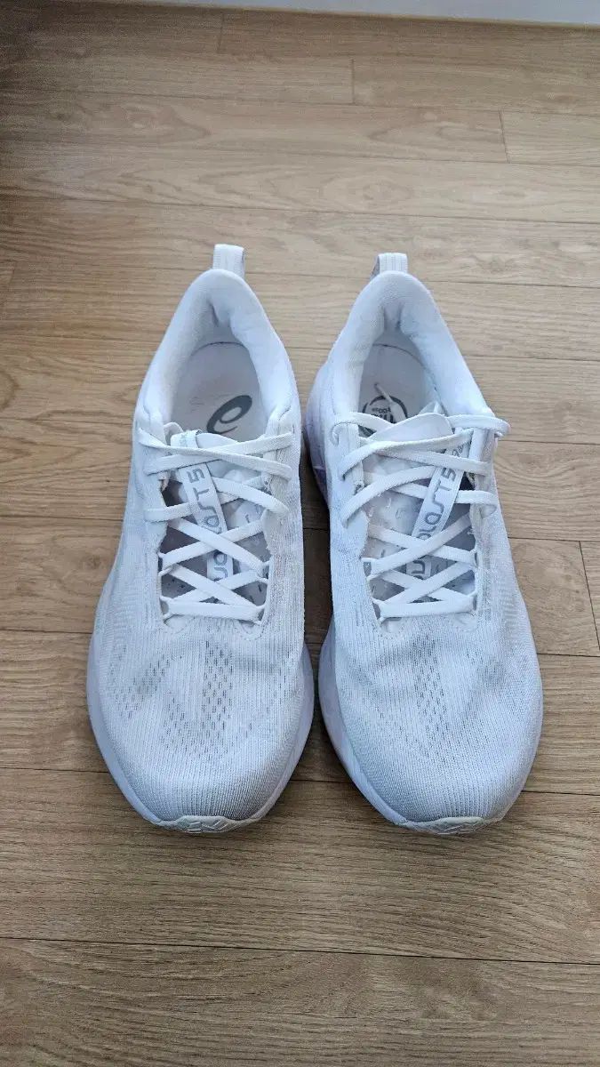 アシックス ノヴァブラスト 5 270 - メルカリ