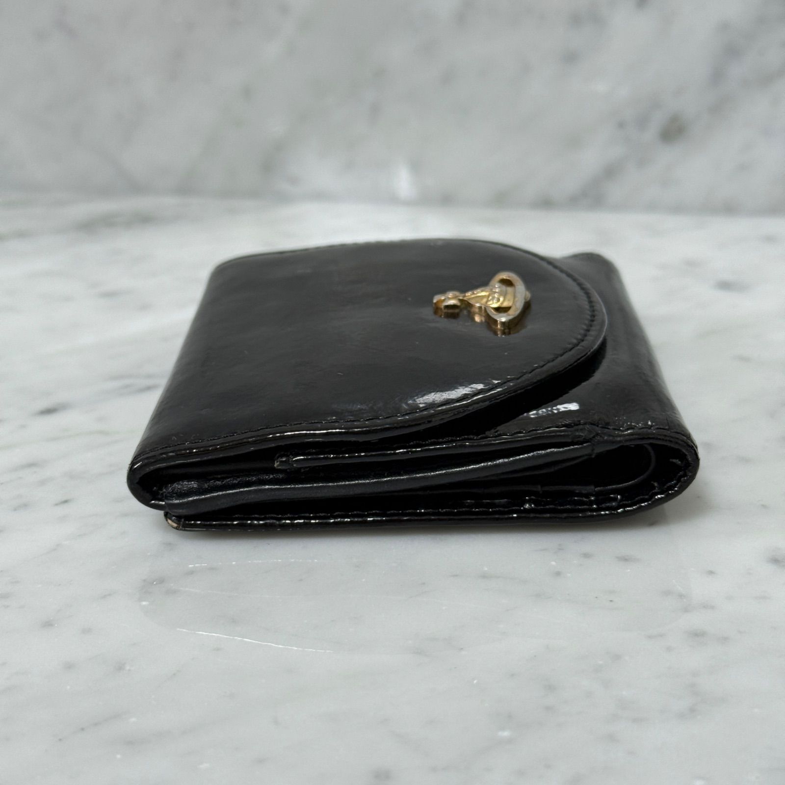 Vivienne Westwood ヴィヴィアンウエストウッド 二つ折り財布 ブラック 黒 本革 レザー エナメル コンパクト