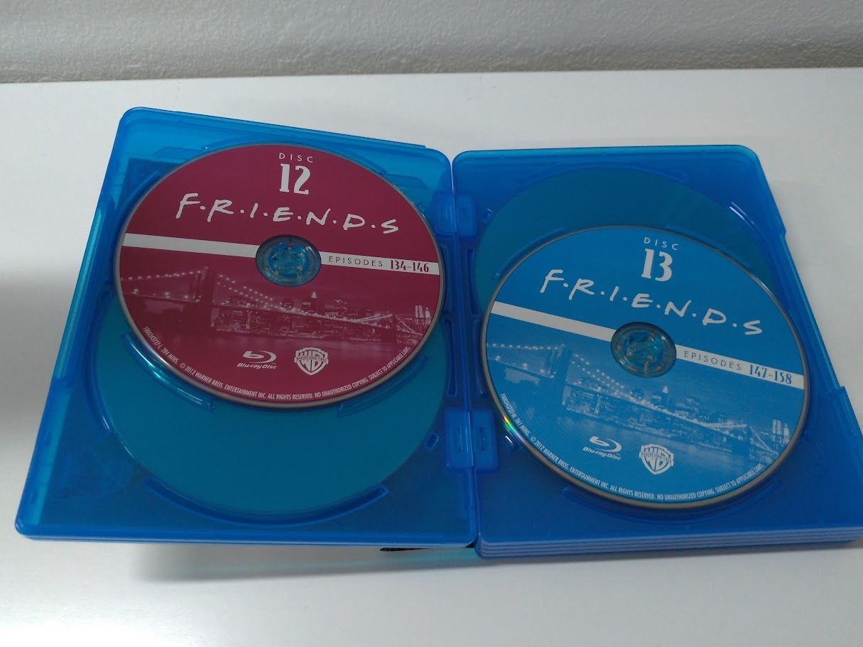 フレンズ シーズン1-10 全巻Blu-rayプレミアムBOX〈2500セット… Amazon.co.jp: フレンズ シーズン1-10 全巻Blu-rayプレミアムBOX (21枚