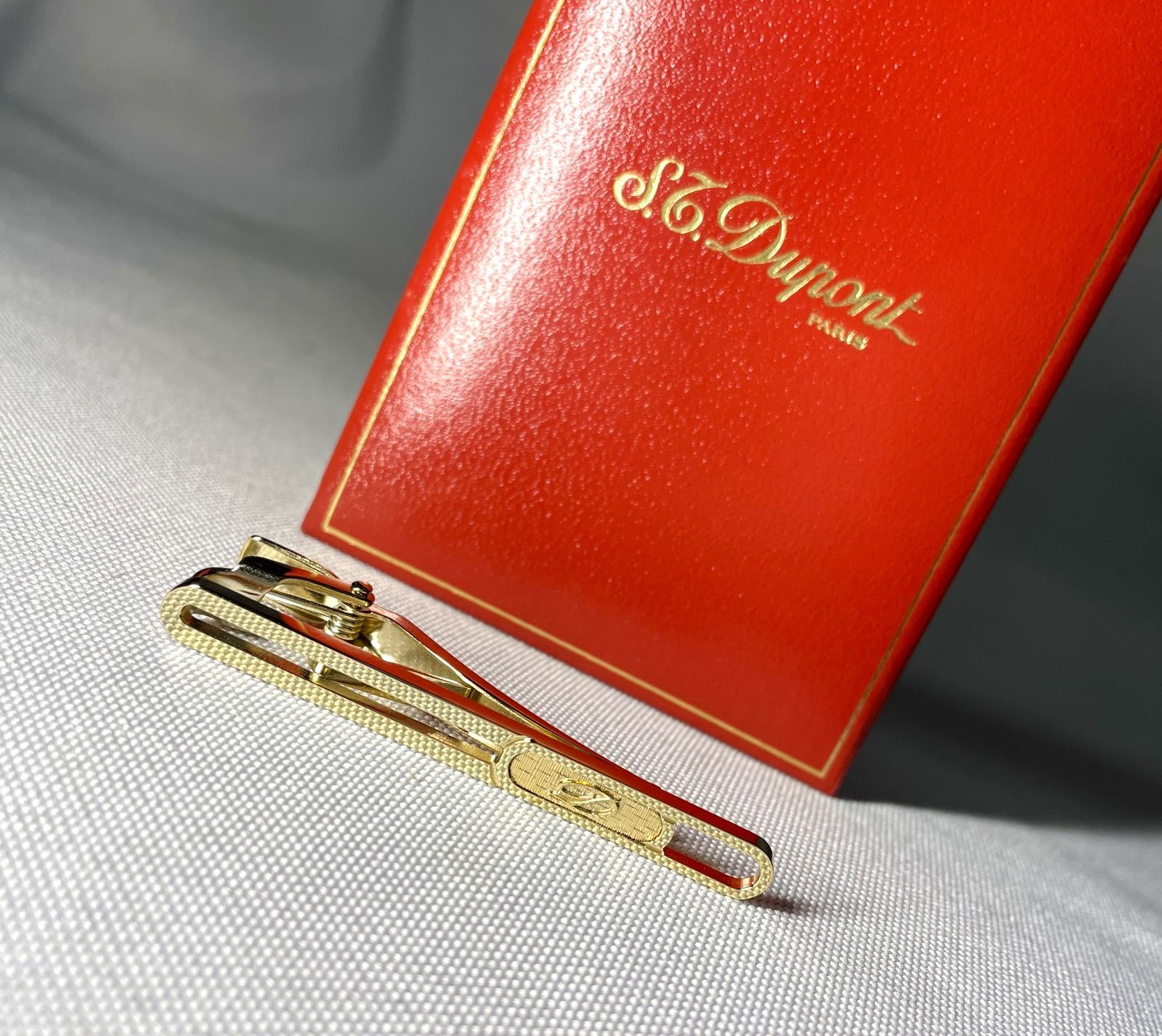 S.T.Dupont デュポン Dロゴ くり抜きデザイン ゴールドメタリックネクタイピン タイピン タイバー ケースあり メンズ