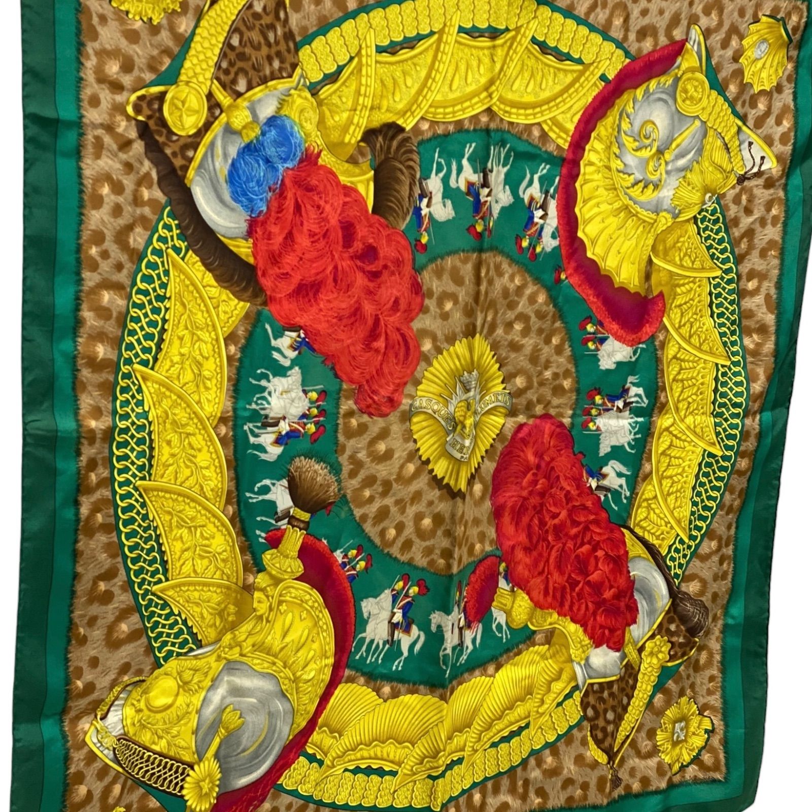 エルメス カレ90 CASQUES et PLUMETS シルクスカーフ 面貌のない兜