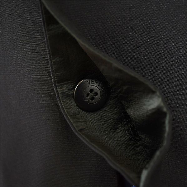 ジャンニ ヴェルサーチ 伊製 比翼仕立て 3つボタン シングルスーツ M