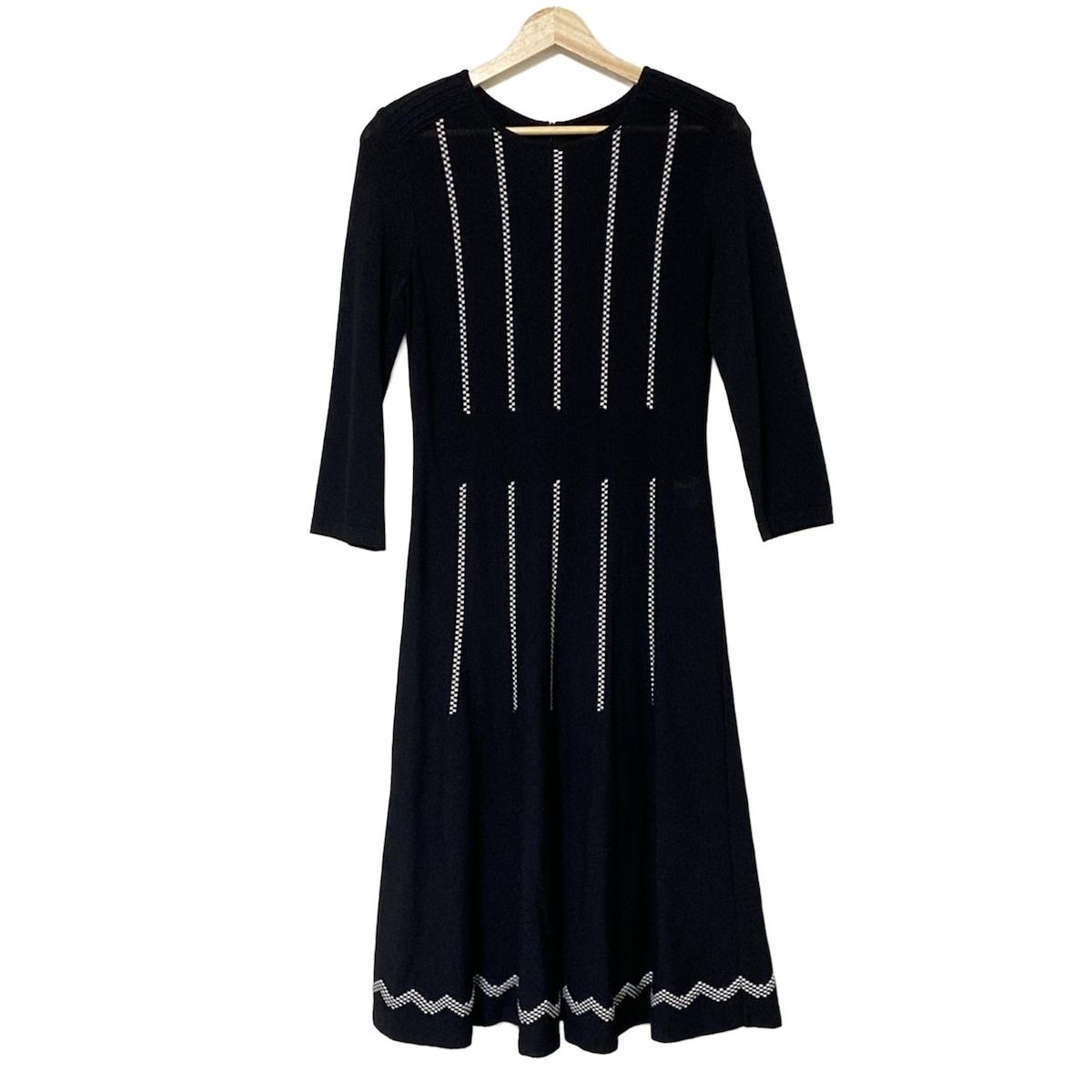 NEMIKA by Leilian ネミカ ワンピース サイズ9 M レディース - 黒×白 クルーネック 長袖 ロング ニット