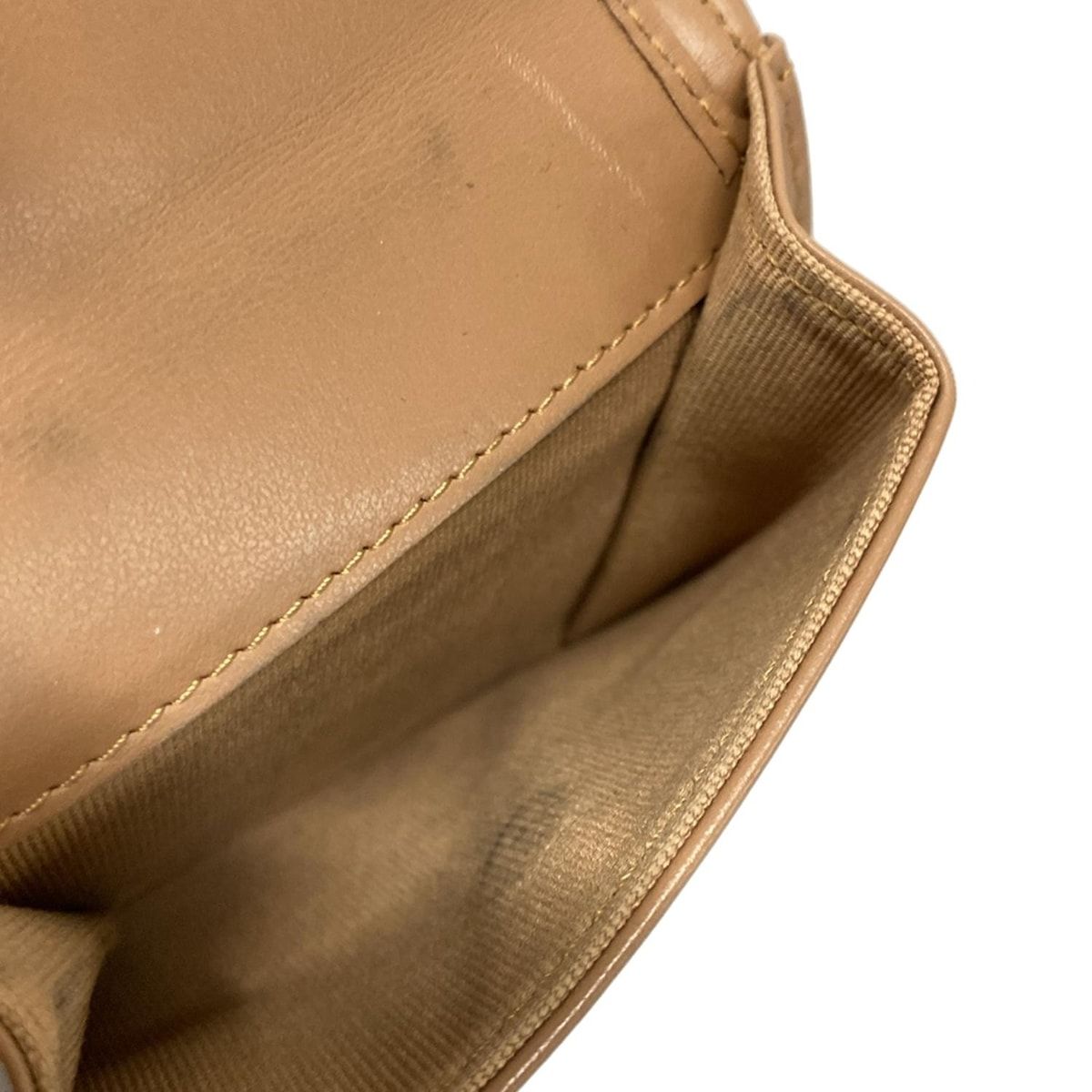 シャネル 2つ折り財布