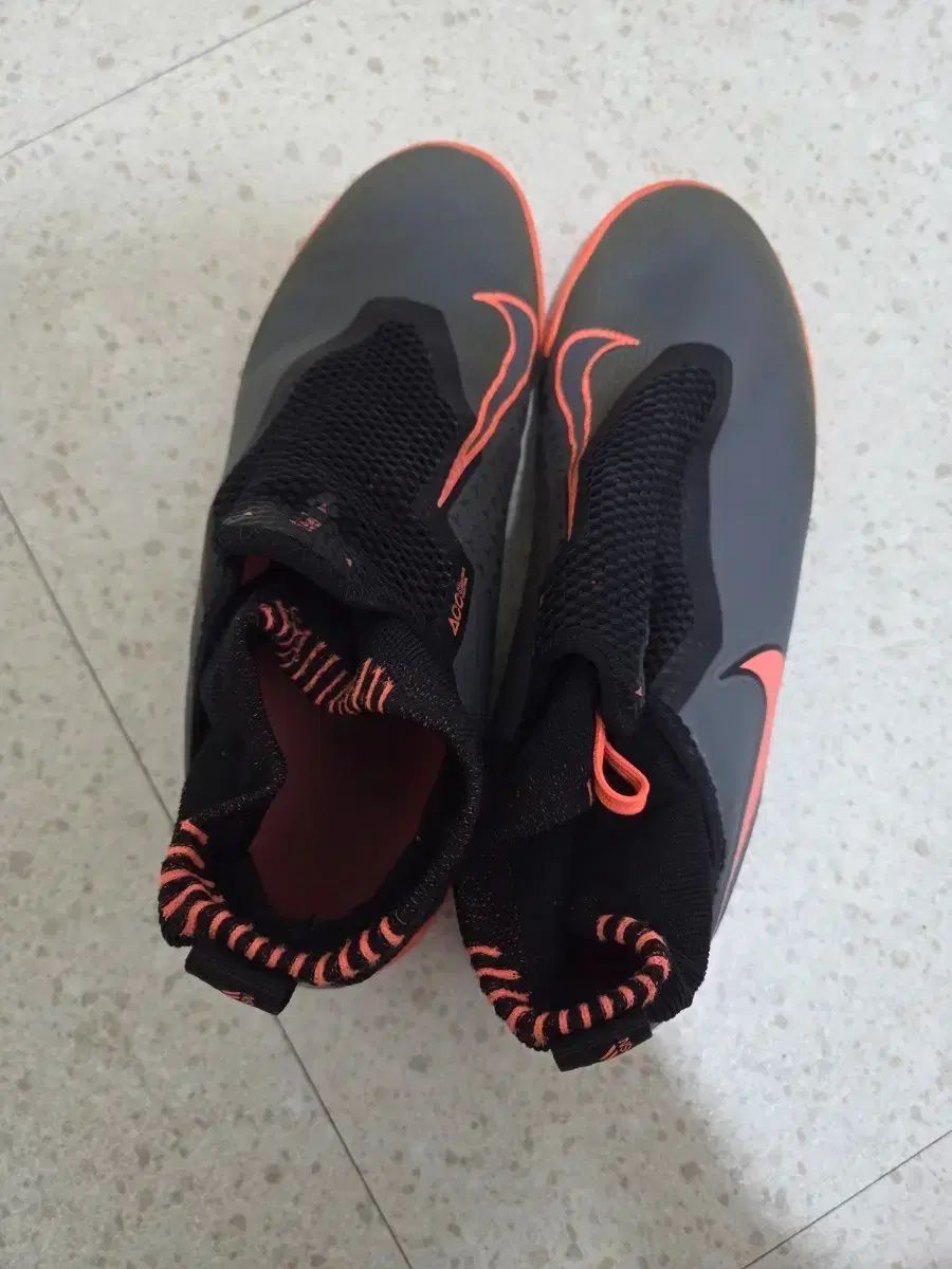 NIKE サッカーシューズ