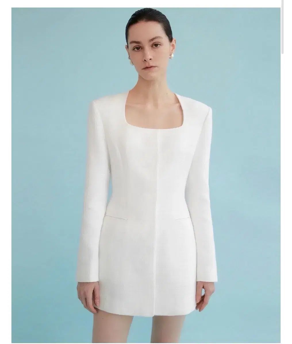 俳優シンドヒョン着用