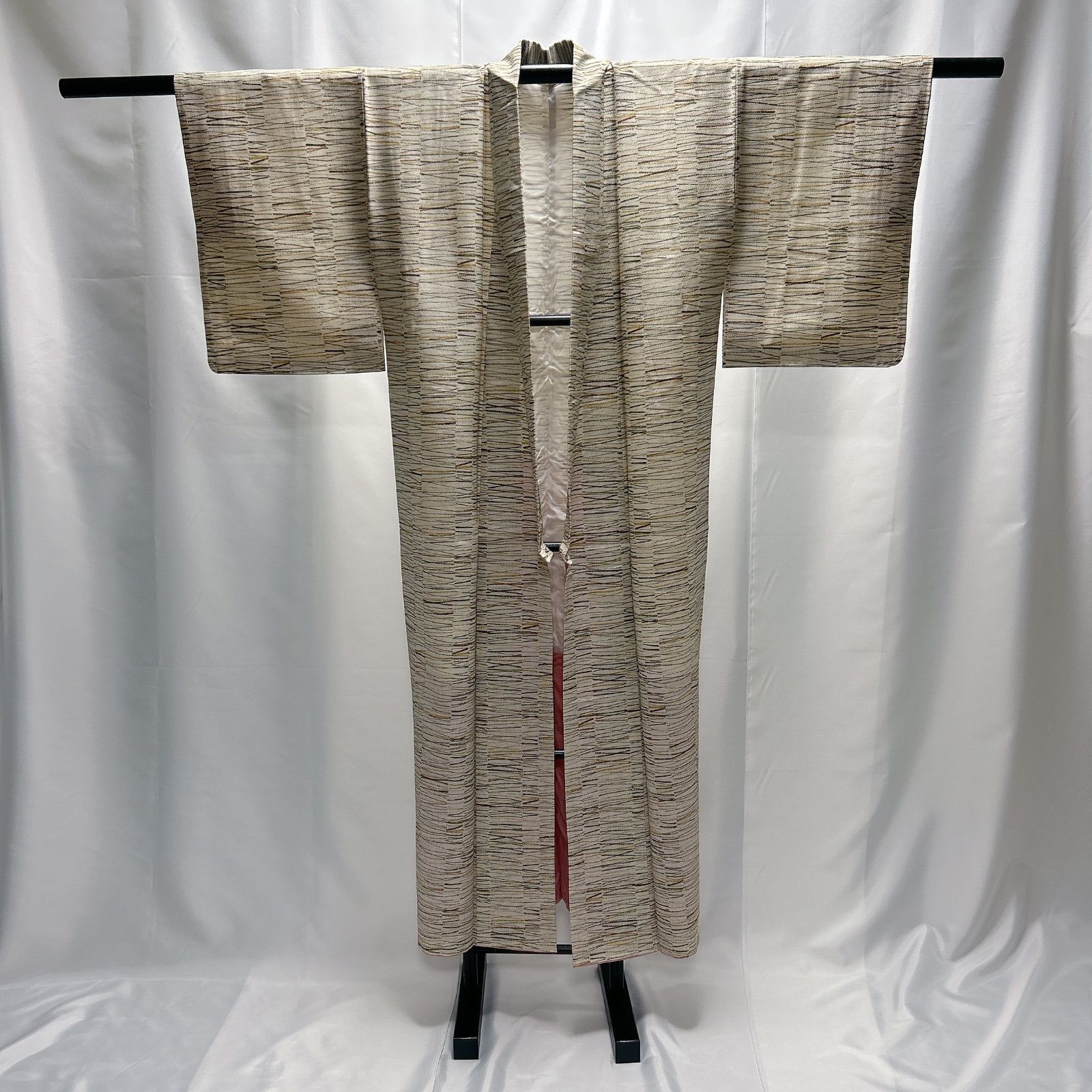 着物 紬 総柄 昭和レトロ アイボリー系 管理番号KKVKAM 5