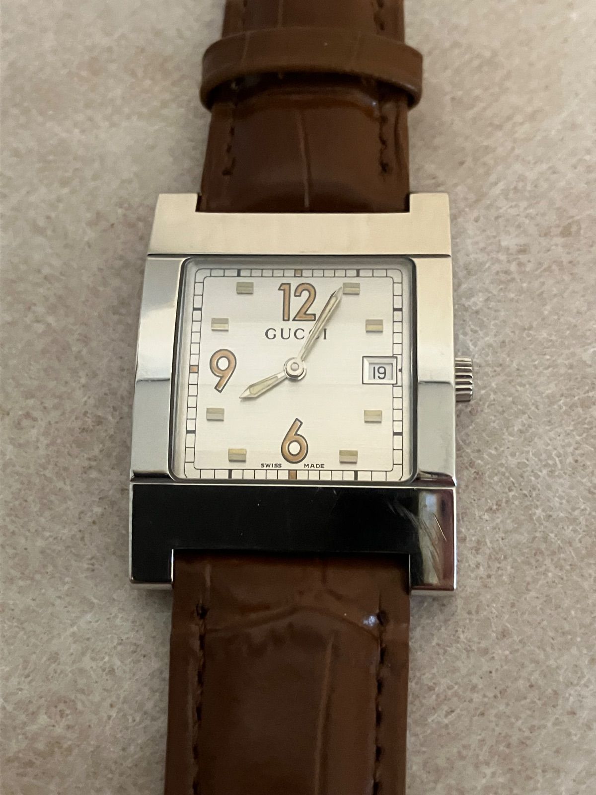 稼働☆ GUCCI グッチ 7700M QZメンズ 腕時計 電池、革ベルト新品