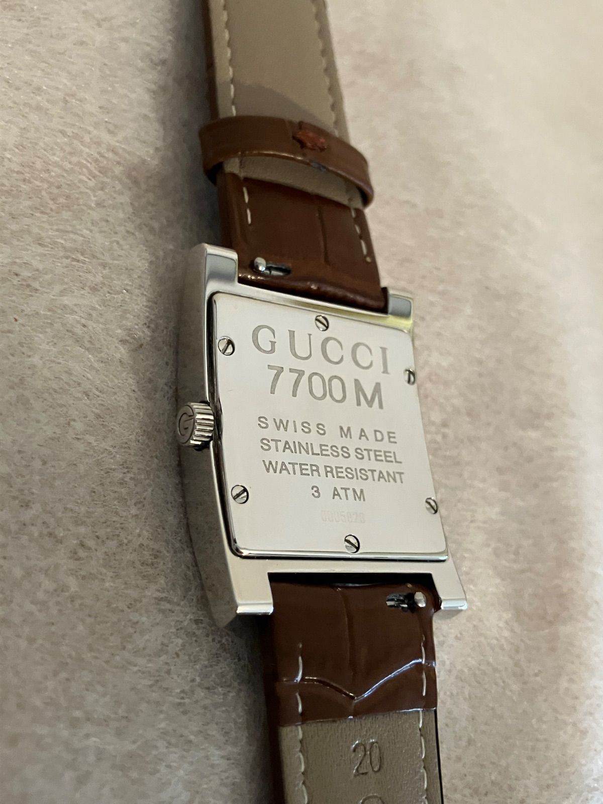 値下げ！極美品・稼働・GUCCI グッチ　7700M デイトスクエア　腕時計 GUCCI グッチ 7700M スクエアフェイス 腕時計 ステンレススチール/SS