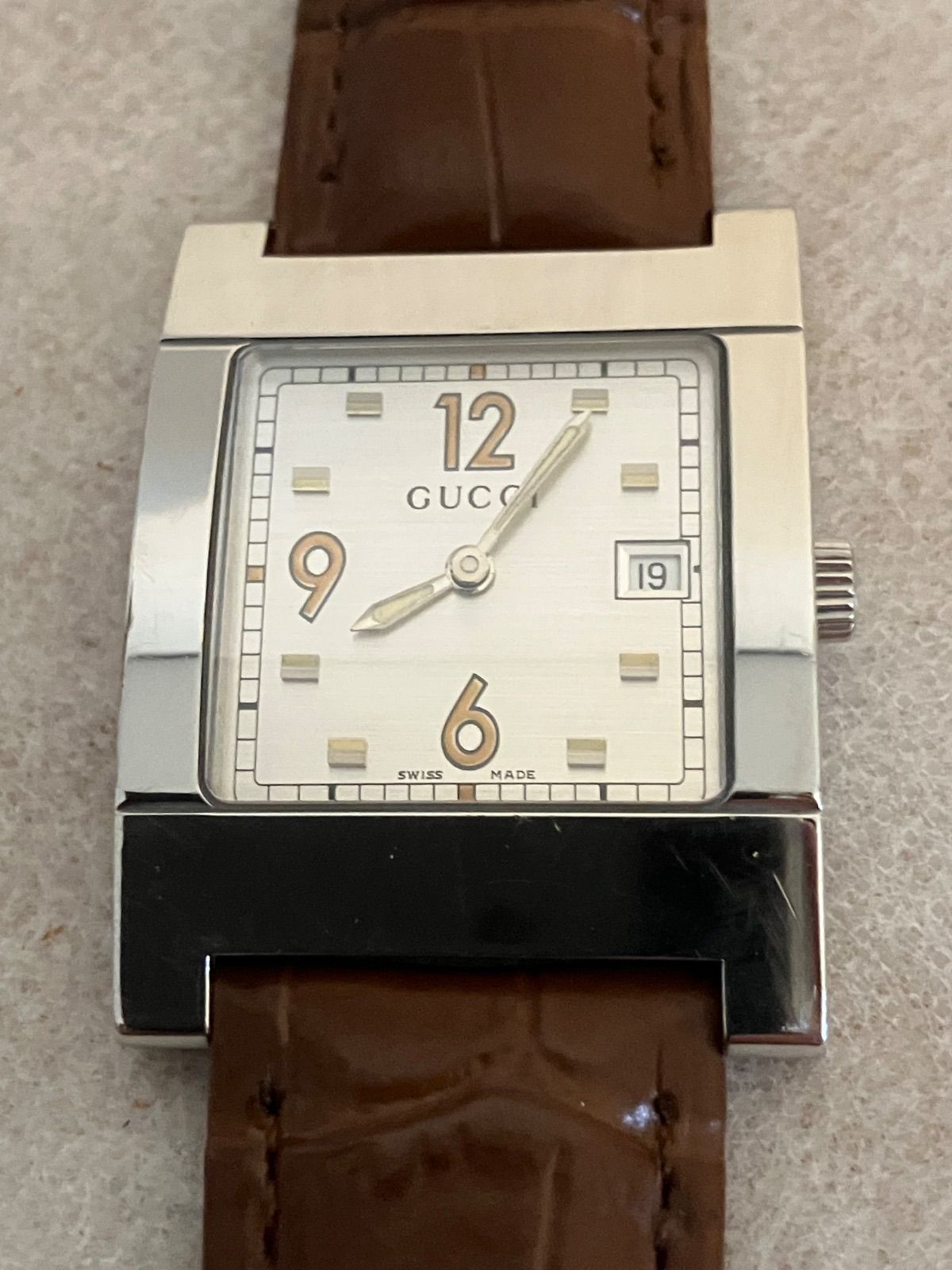 稼働☆ GUCCI グッチ 7700M QZメンズ 腕時計 電池、革ベルト新品