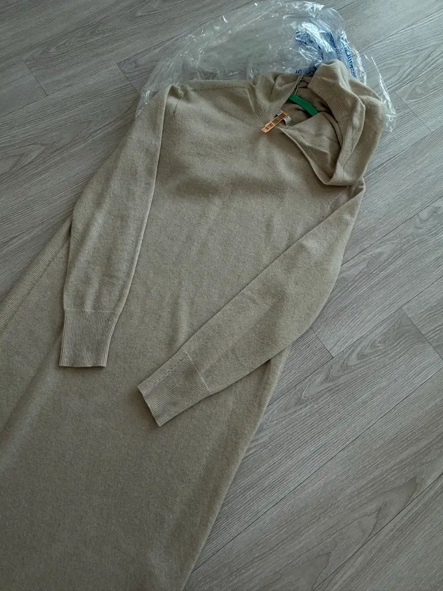 TIME カシミア フード付きニットONE PIECE