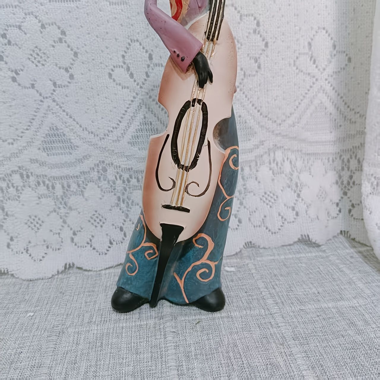 ガーデンオーナメント ギターを弾いている黒人