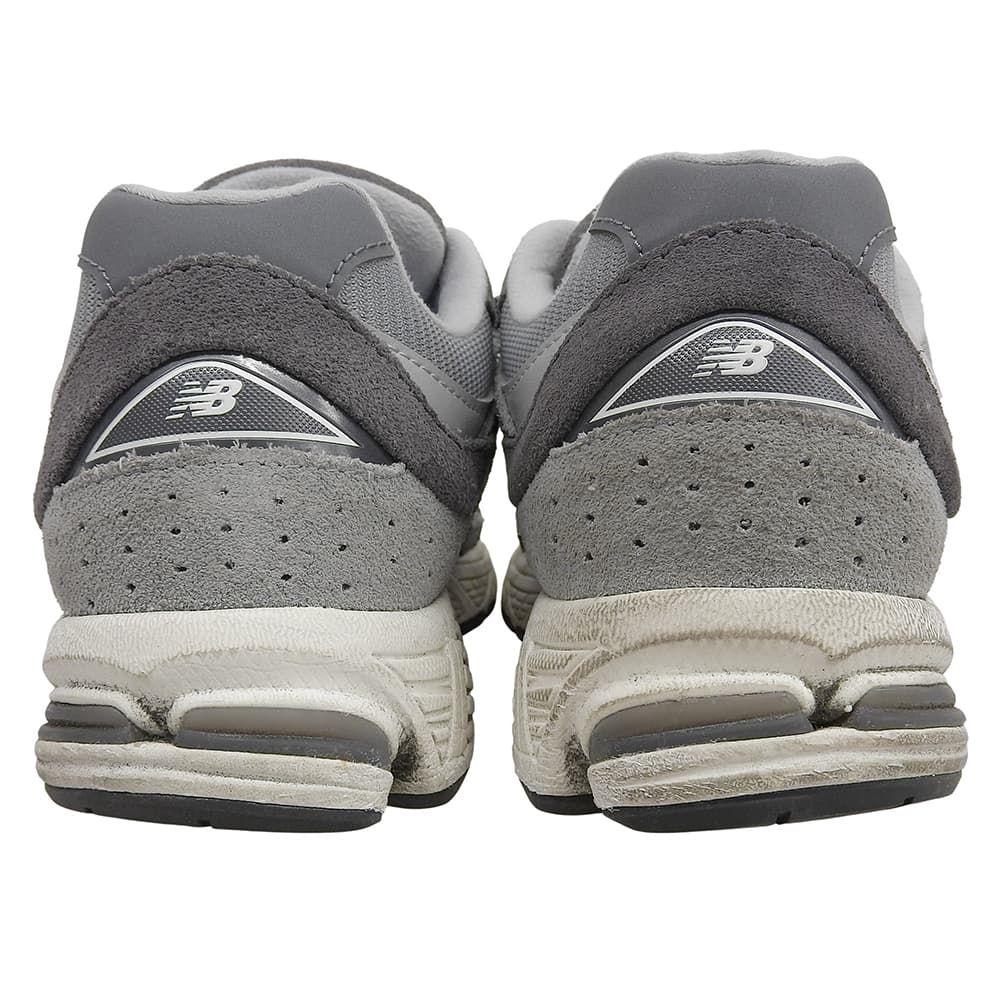 2002 スニーカー