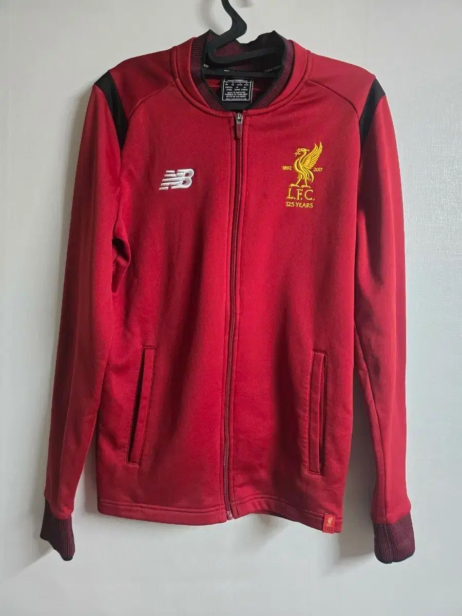 リバプール　　ニューバランス　ジャージジャケット ニューバランス リヴァプール 125周年 ジャージ ジャケット レッド