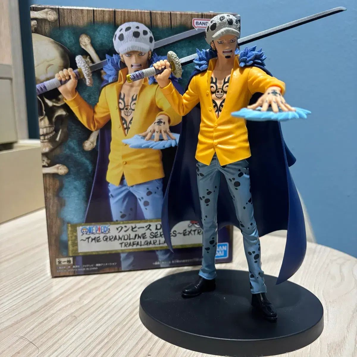 ONE PIECE トラファルガー・ロー フィギュア - メルカリ