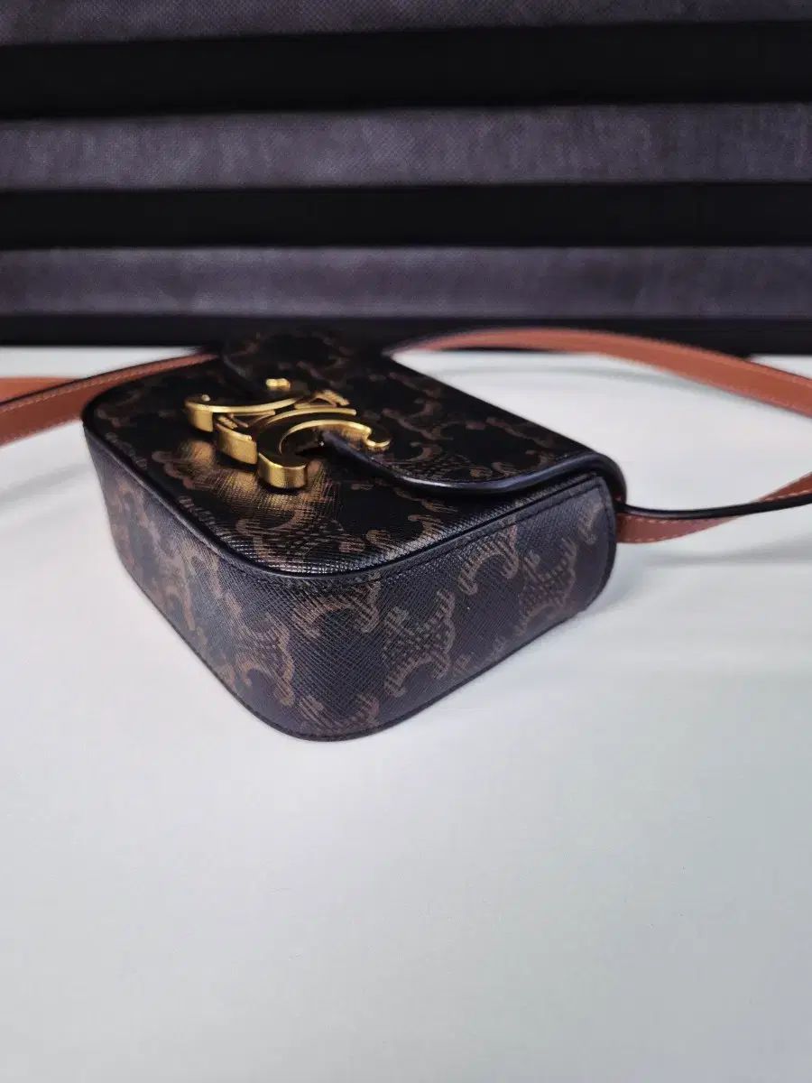 セリーヌ トリオンフ タン ミニバック 最高 季節感 リブ編み