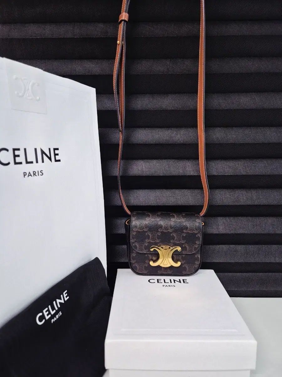 セリーヌ トリオンフ タン ミニバック 最高