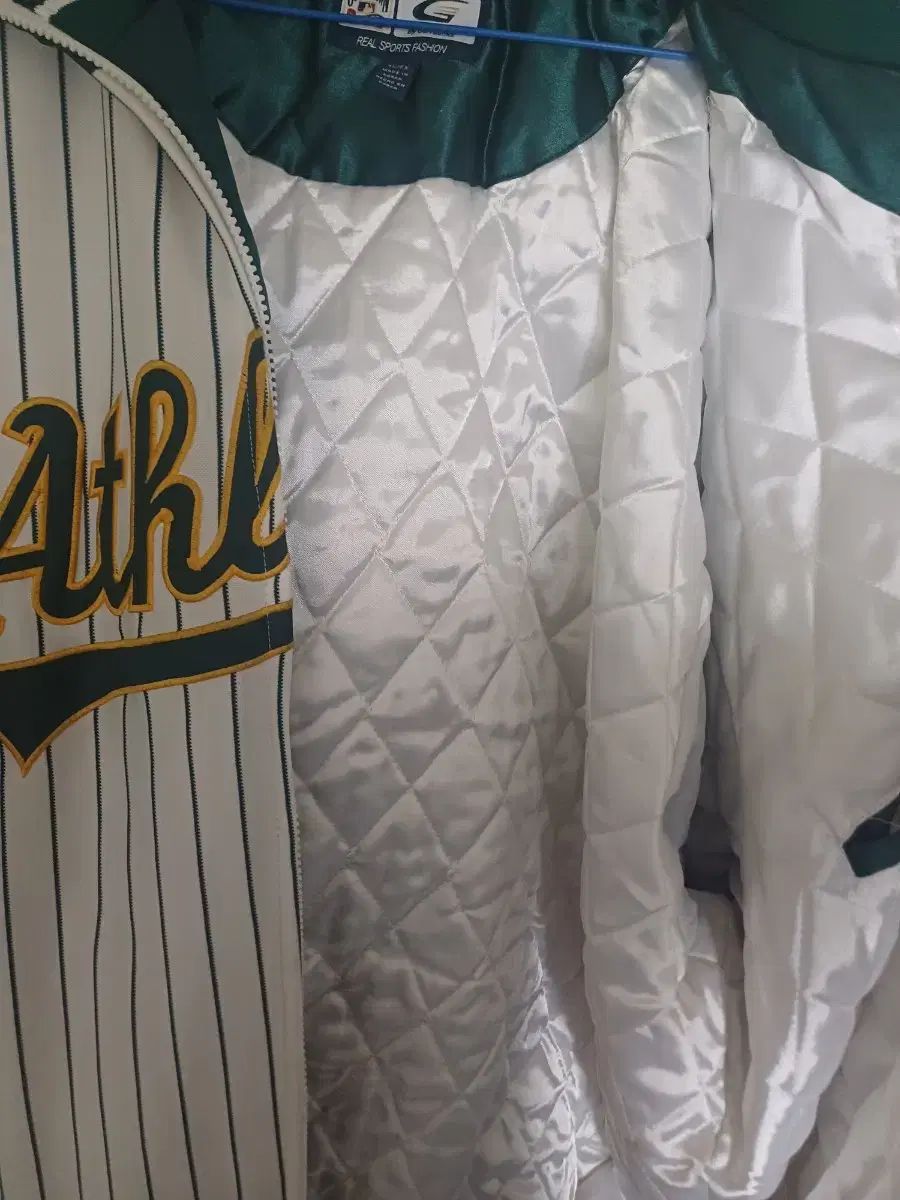  マジェスティック G-III sports オークランド アスレチック 野球 アウター XL その他 ウェア