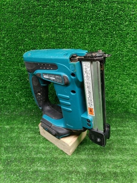 マキタ 充電式タッカ