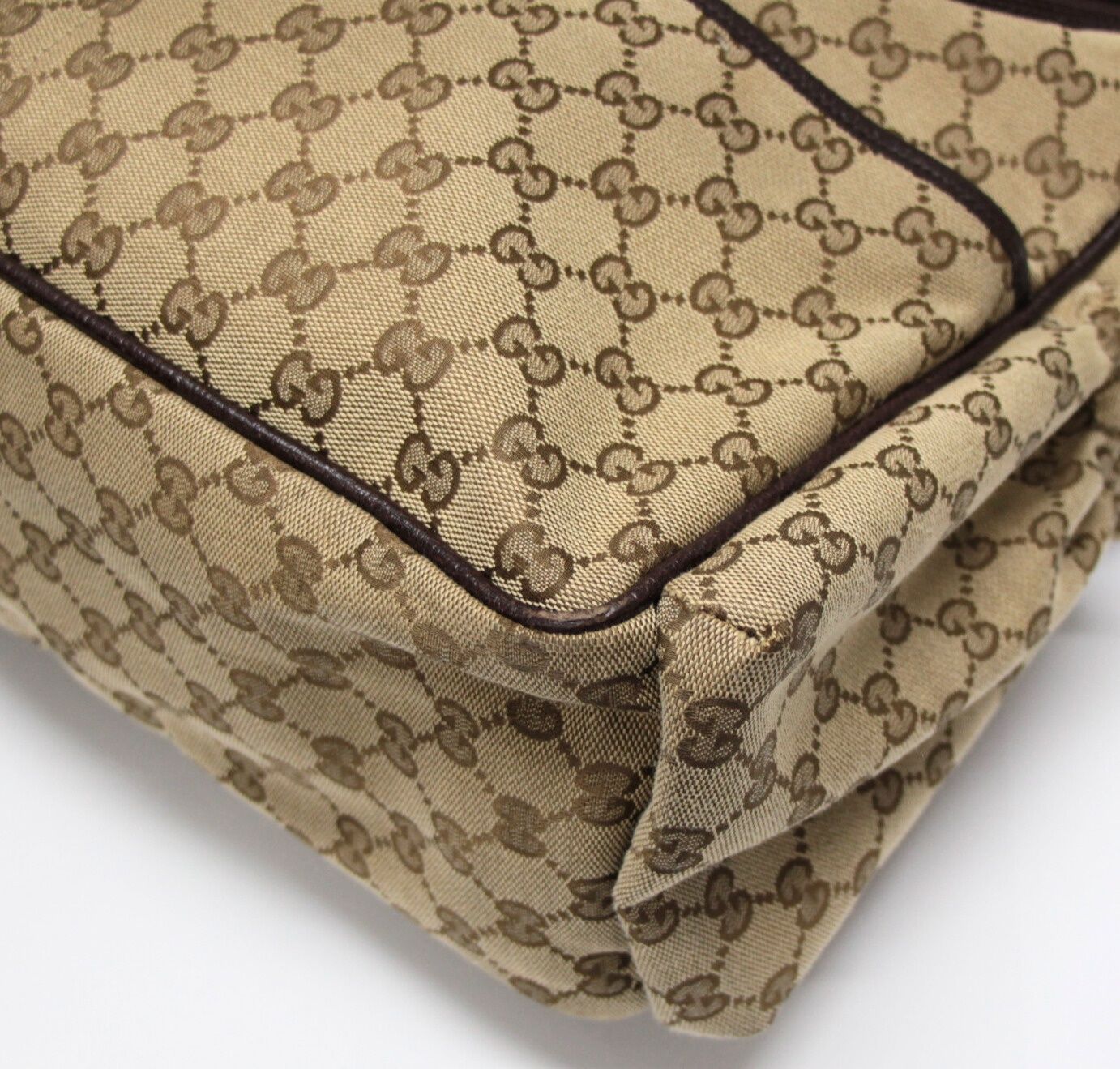 【美品】GUCCI GG柄 ショルダーバッグ 限定カラー オムツシート付 美品】GUCCI GG柄 ショルダーバッグ 限定カラー オムツシート付 美品