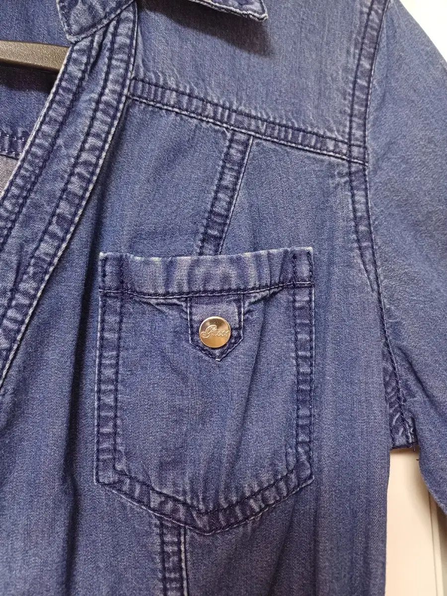 ワンピース guess GUESS デニムワンピース XSサイズ 55 - メルカリ