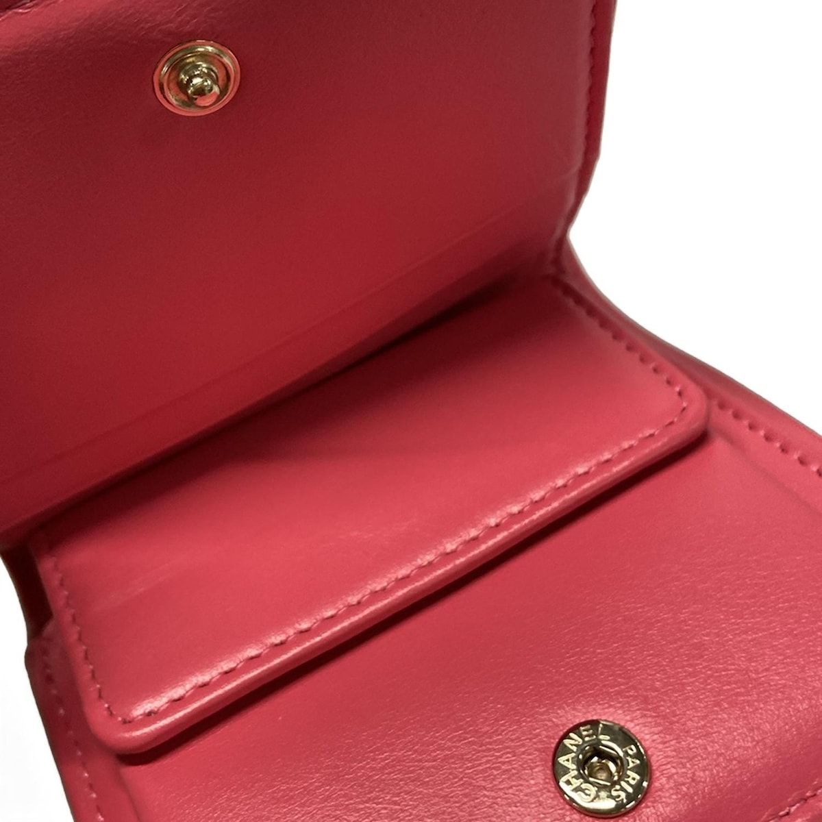 白 ゴールド金具