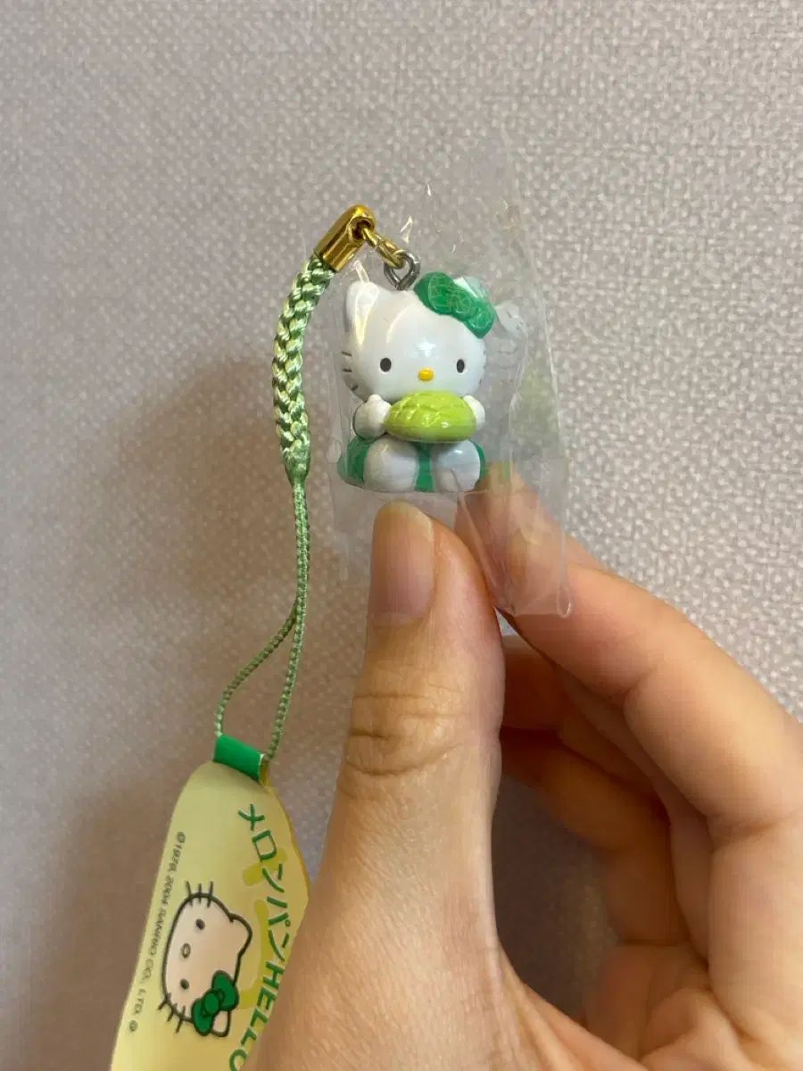 ハローキティ メロンパンストラップ ハローキティ キティの散歩道