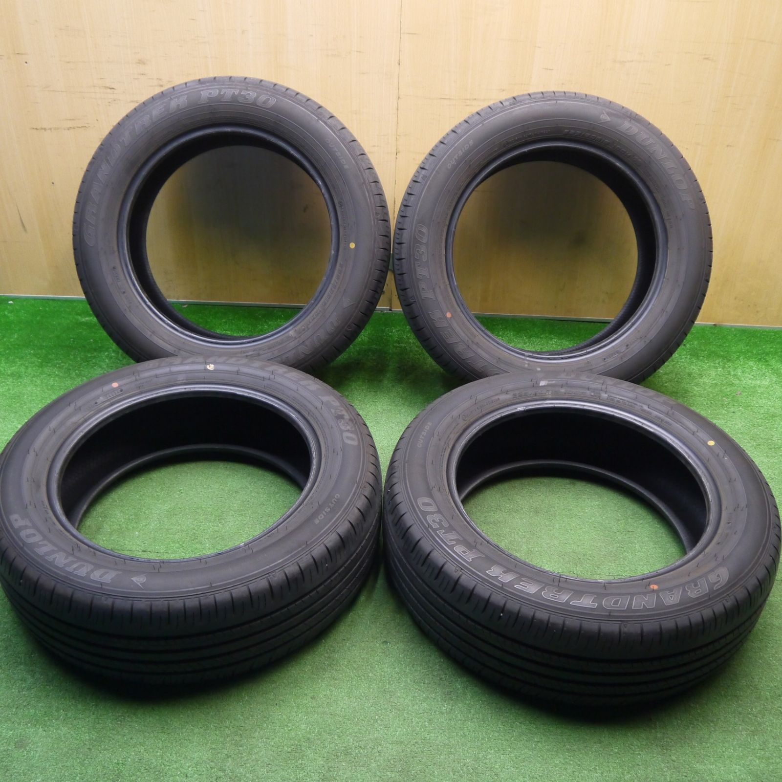 バリ溝 24年 9 5分 225 60 R 18 ダンロップ グラントレック PT 30 タイヤ 18インチ ハリアー RAV 4 等 ノタ