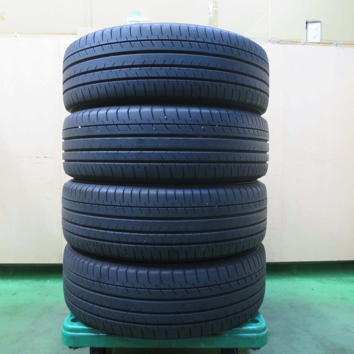 YOKOHAMA プリウス60純正　ブルーアースGT 195/50R19 2本 楽天市場】195/50R19 新車装着タイヤ 2本 トヨタ プリウス(HEV) 60系