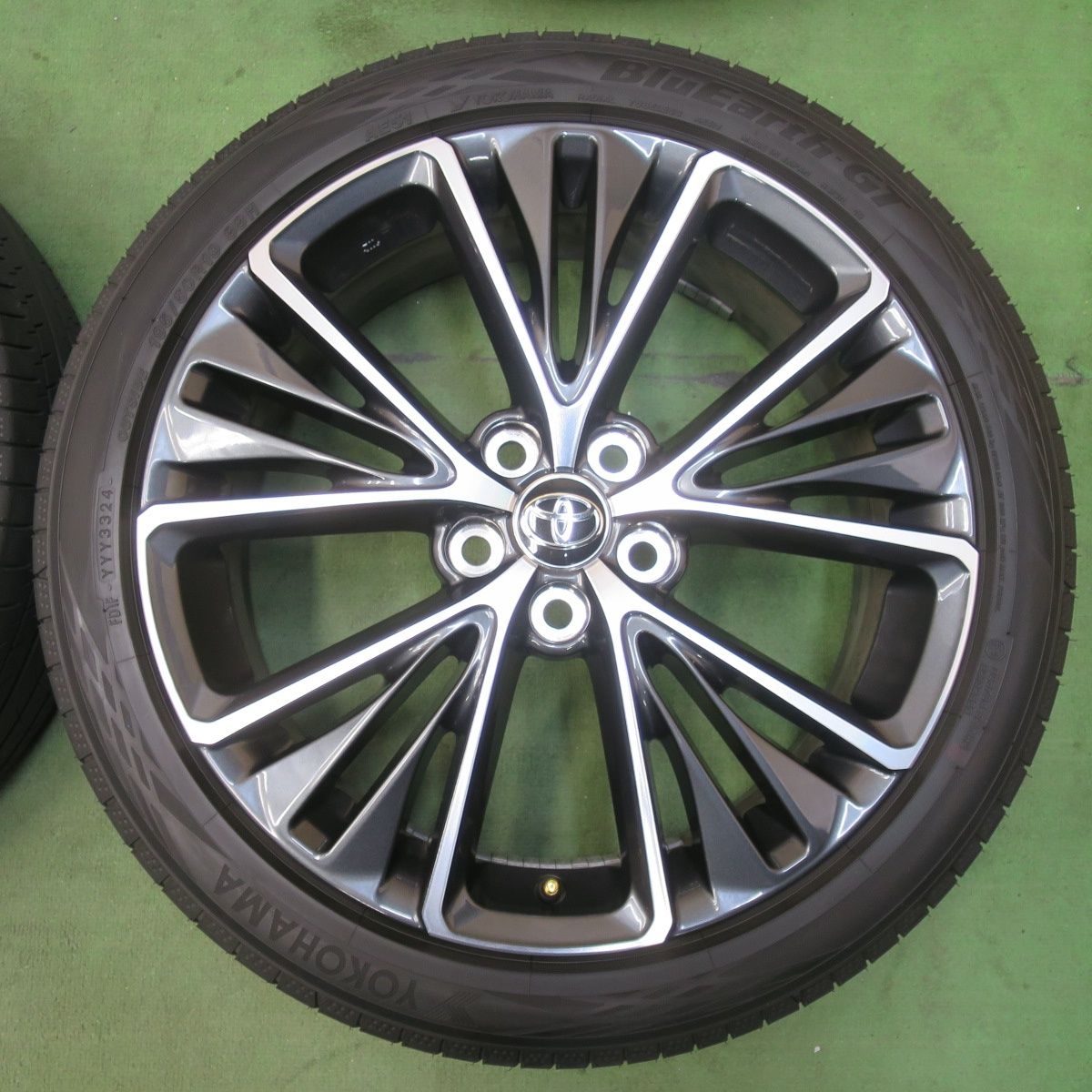 バリ溝！24年！キレイ！9.5分☆トヨタ 60系 プリウス Zグレード 純正