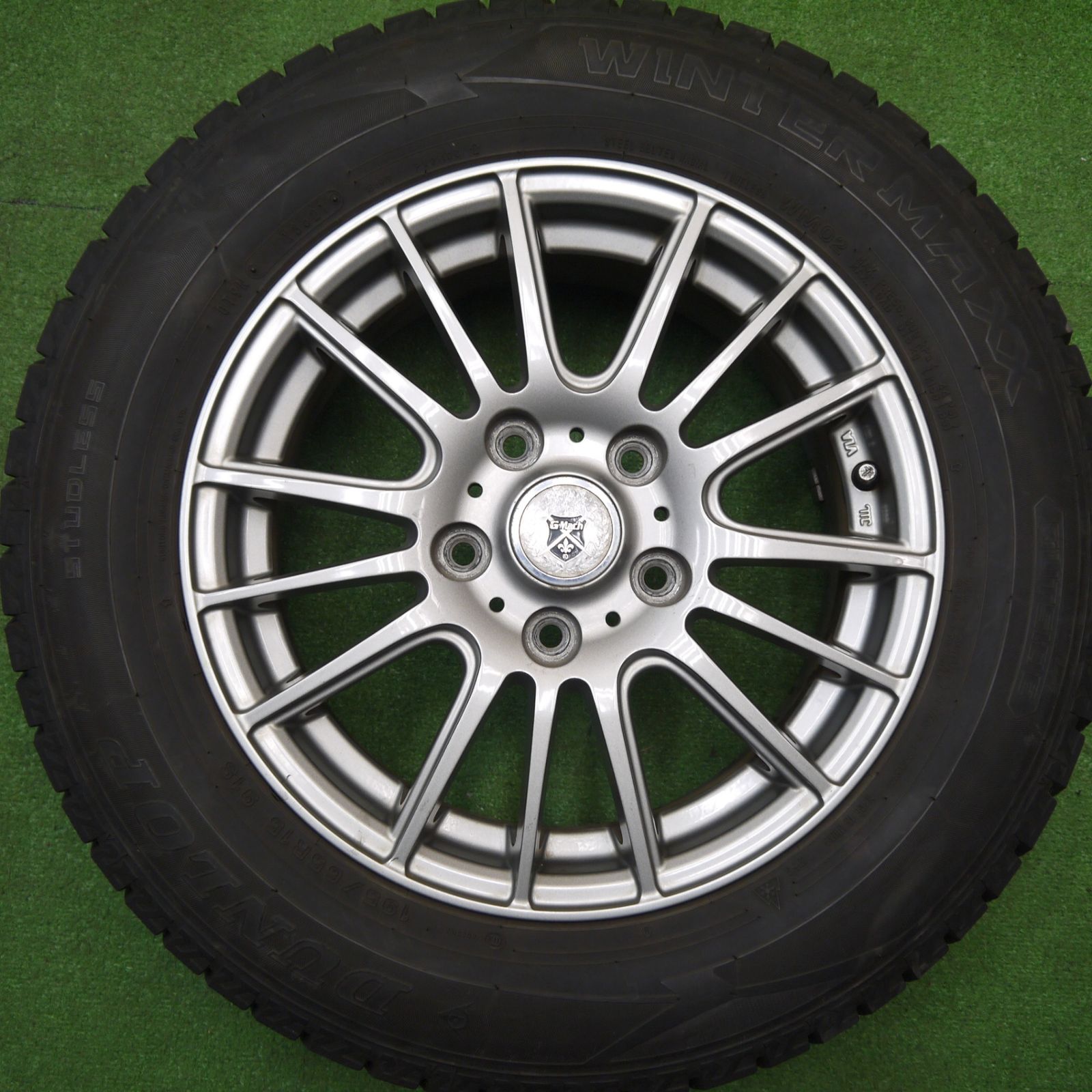 バリ溝！21年！キレイ！8.5分☆スタッドレス 195/65R15 ダンロップ