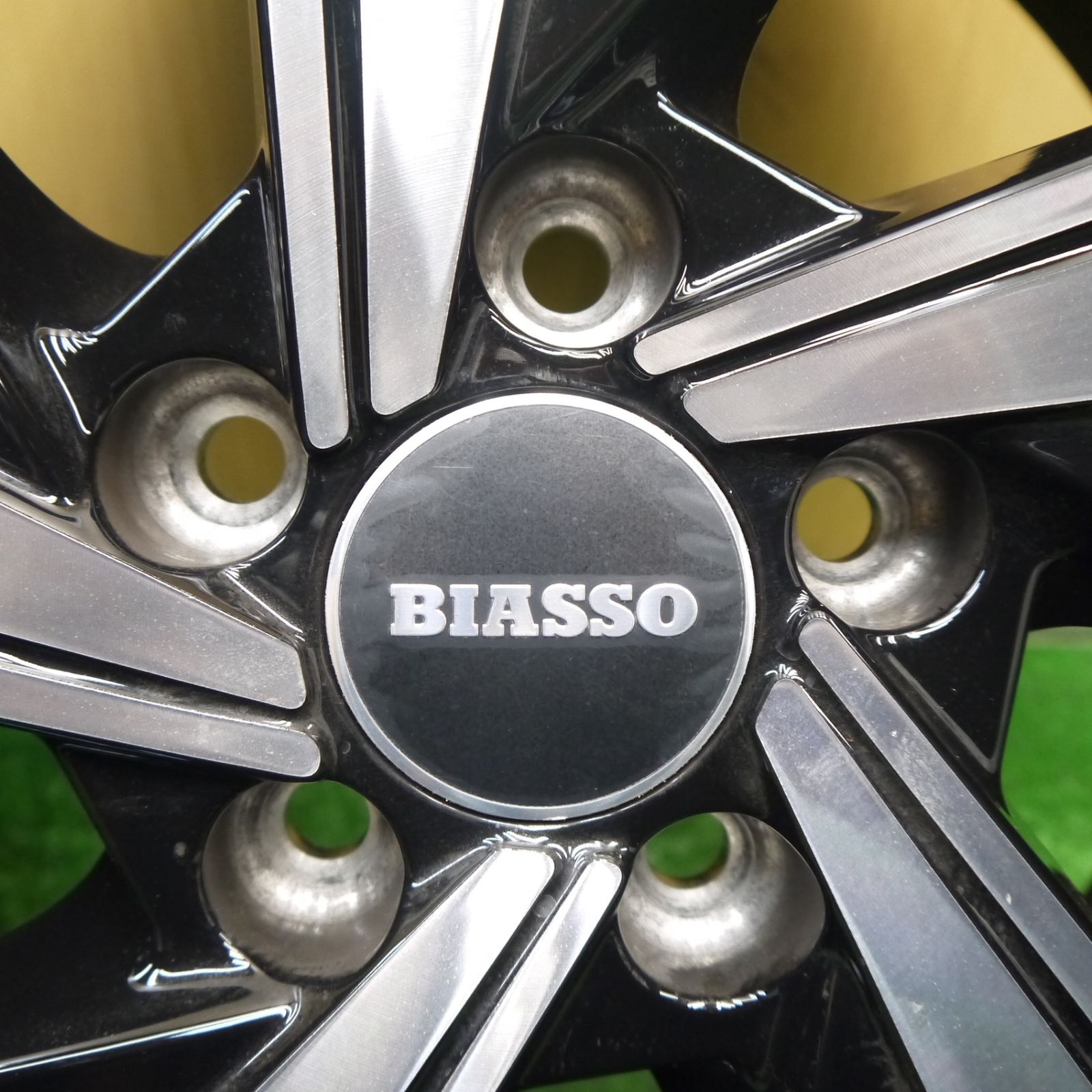  新車外し VW ワーゲン ゴルフ8 R LINE ホイール 18インチ 18 7 5 J エンブレム BIASSO PCD 112 H ホ 18インチ ホイール