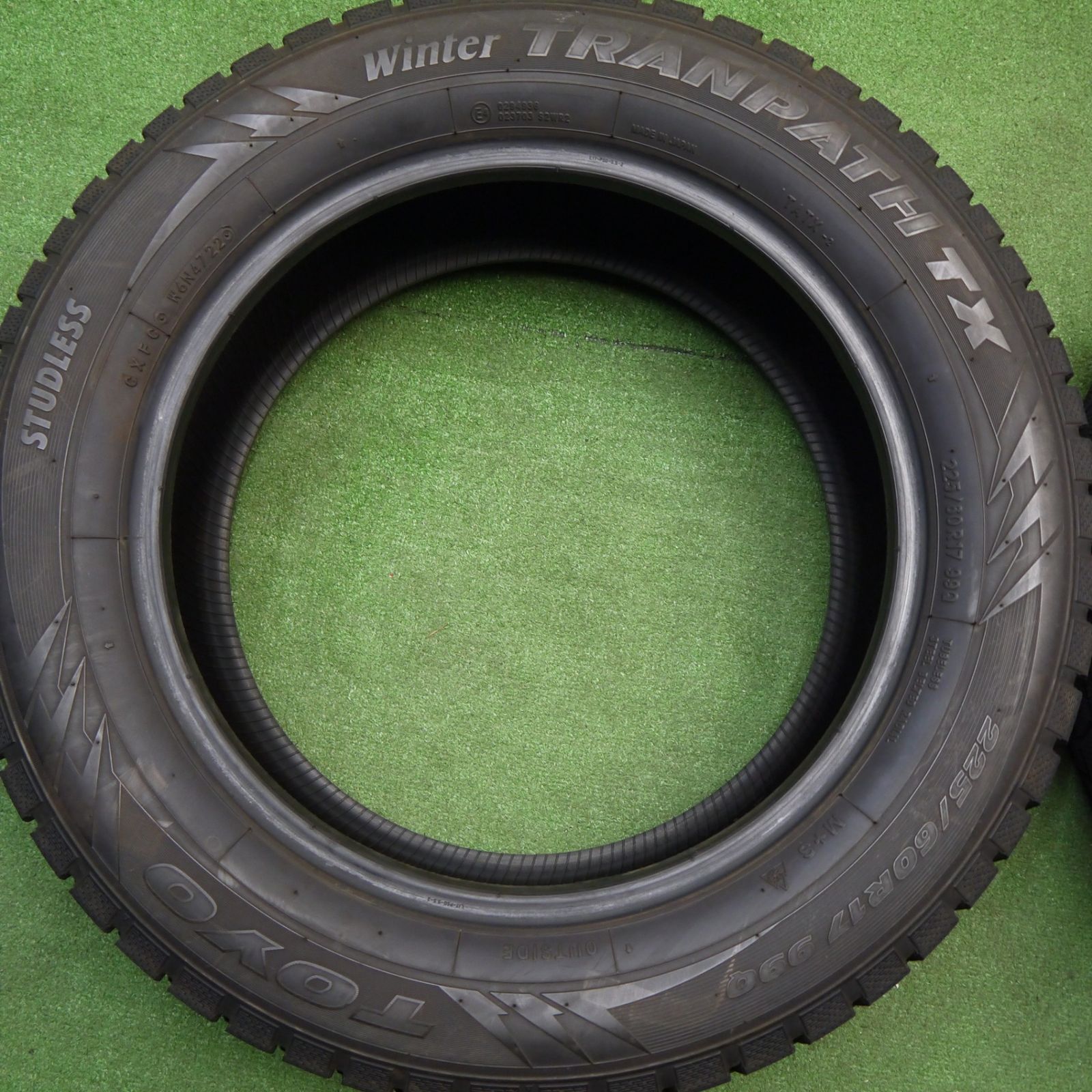 バリ溝！22年！9分☆スタッドレス 225/60R17 トーヨー ウインター