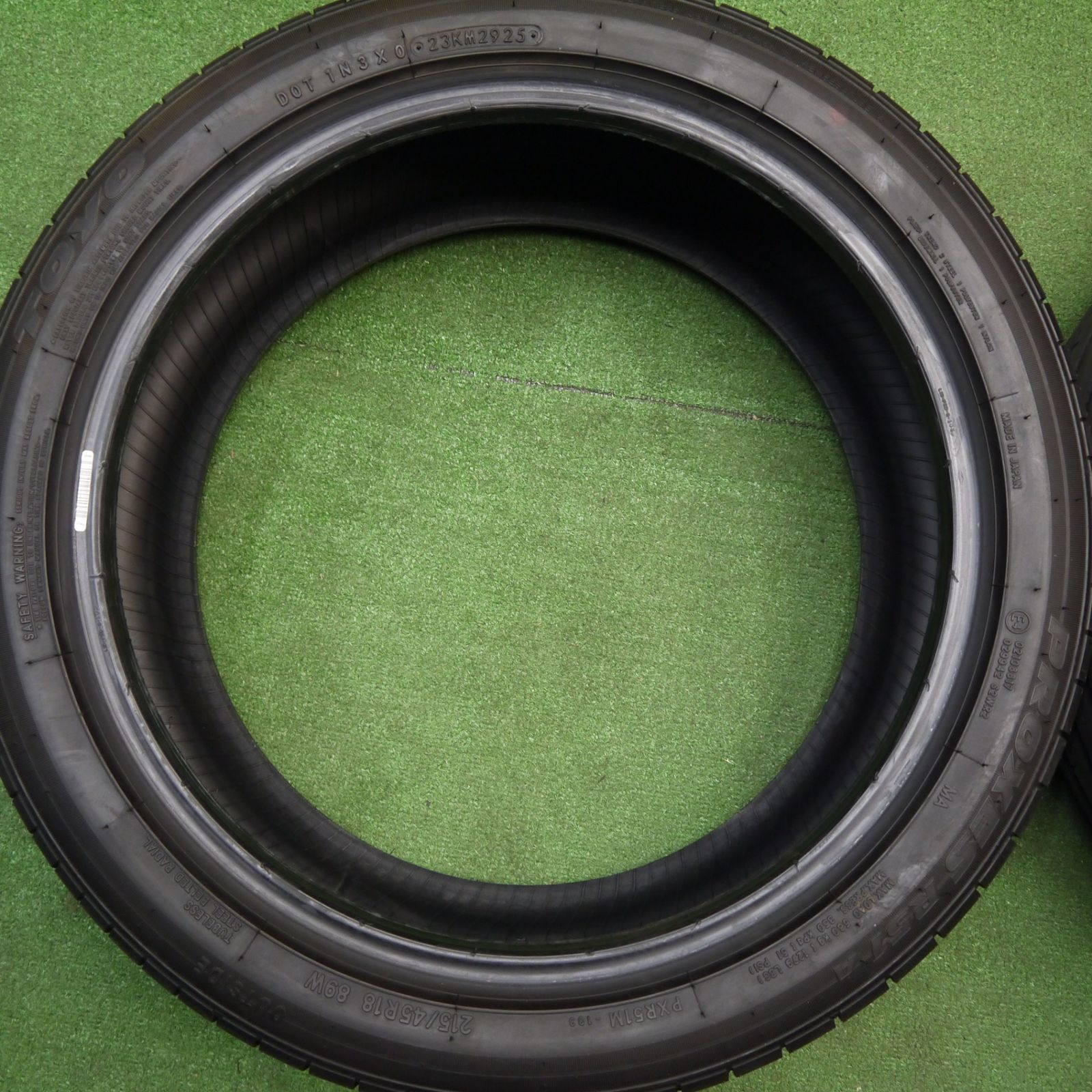  新車外し 25年 215 45 R 18 トーヨー プロクセス 51 A タイヤ 18インチ マツダ3 SAI エクシーガ アクセラ スポーツ 等 ノタ 18インチ サマータイヤ ノーマルタイヤ