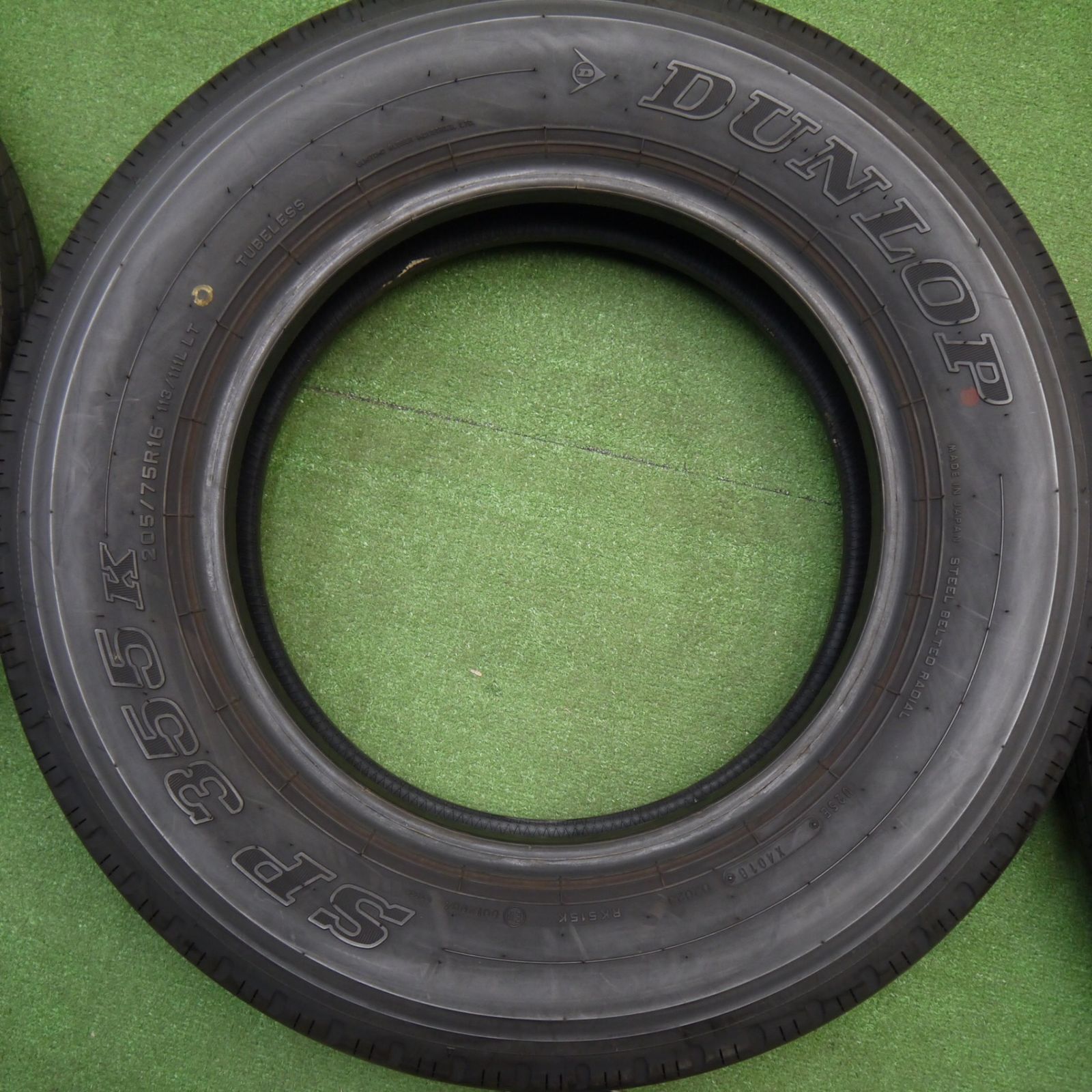 トラック タイヤ