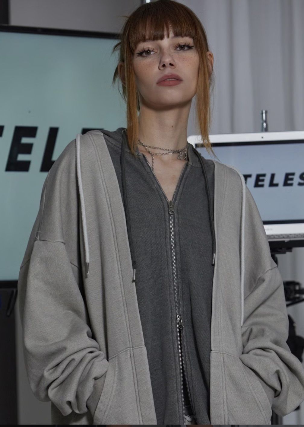 新品【GATELESS】VINTAGE LAYERED ZIP-UP HOODIE - メルカリ