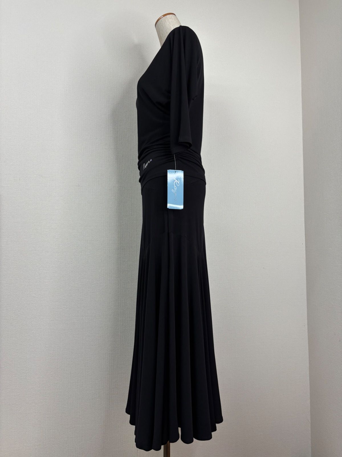 ブラック ドルマンスリーブ