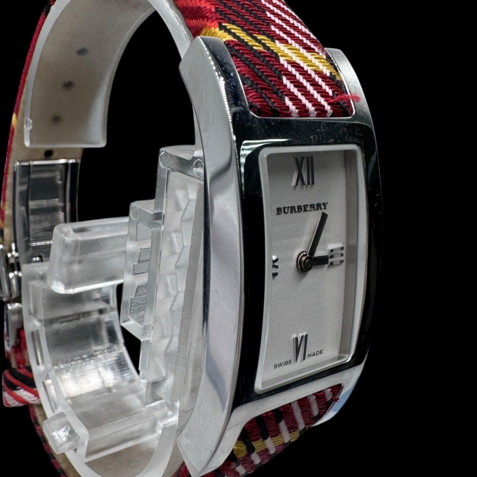 Burberry バーバリー ノバチェック盤面 レディース 腕時計 クォーツ 稼働 美品 BURBERRY バーバリー BU1021 赤チェック ノバチェック
