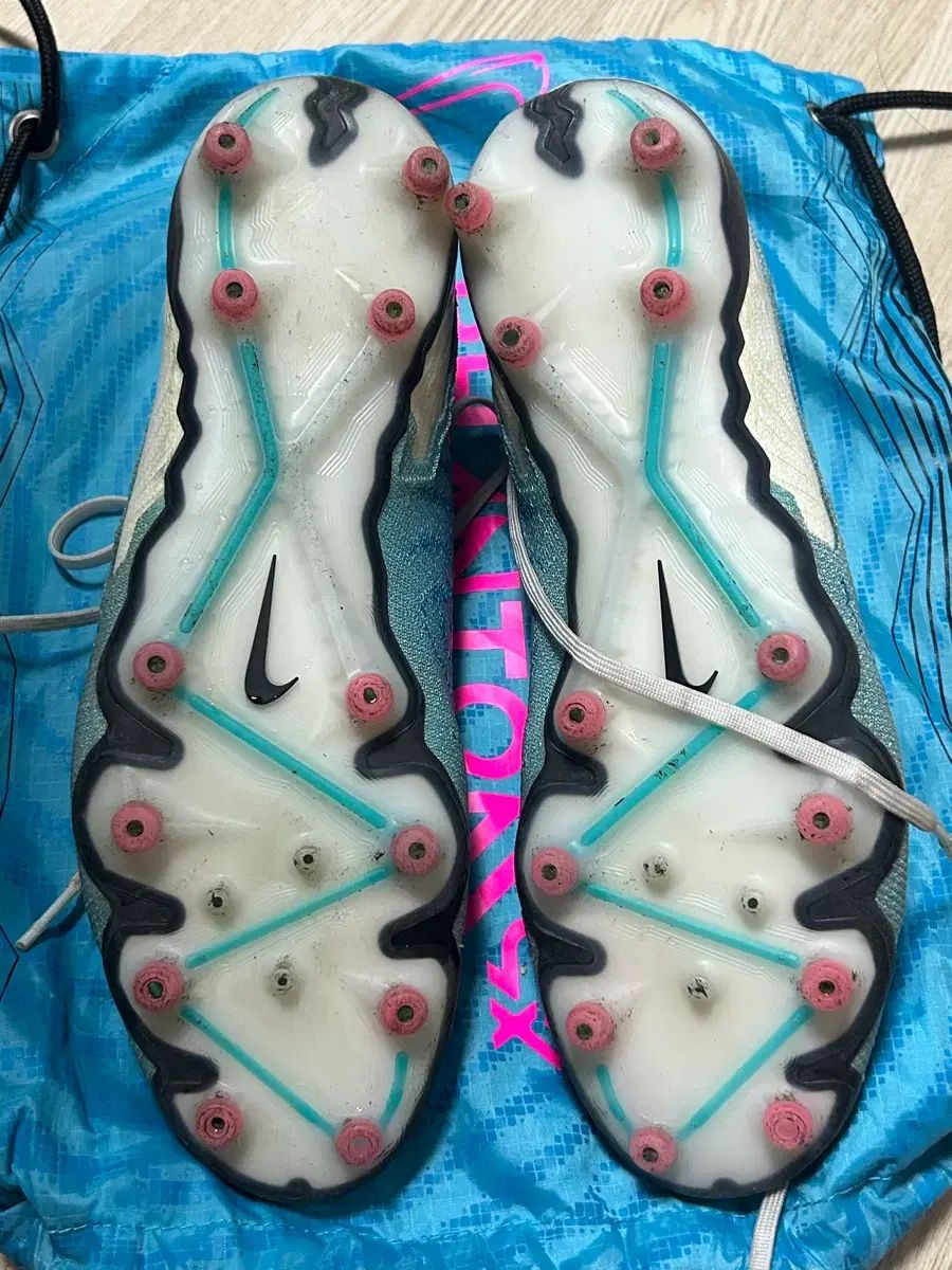 275 NIKE FANTOM GX AGエリート